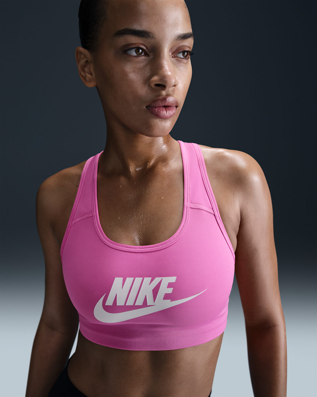 Nike Swoosh Women's Medium-Support Sports Bra - Playful Pink/White