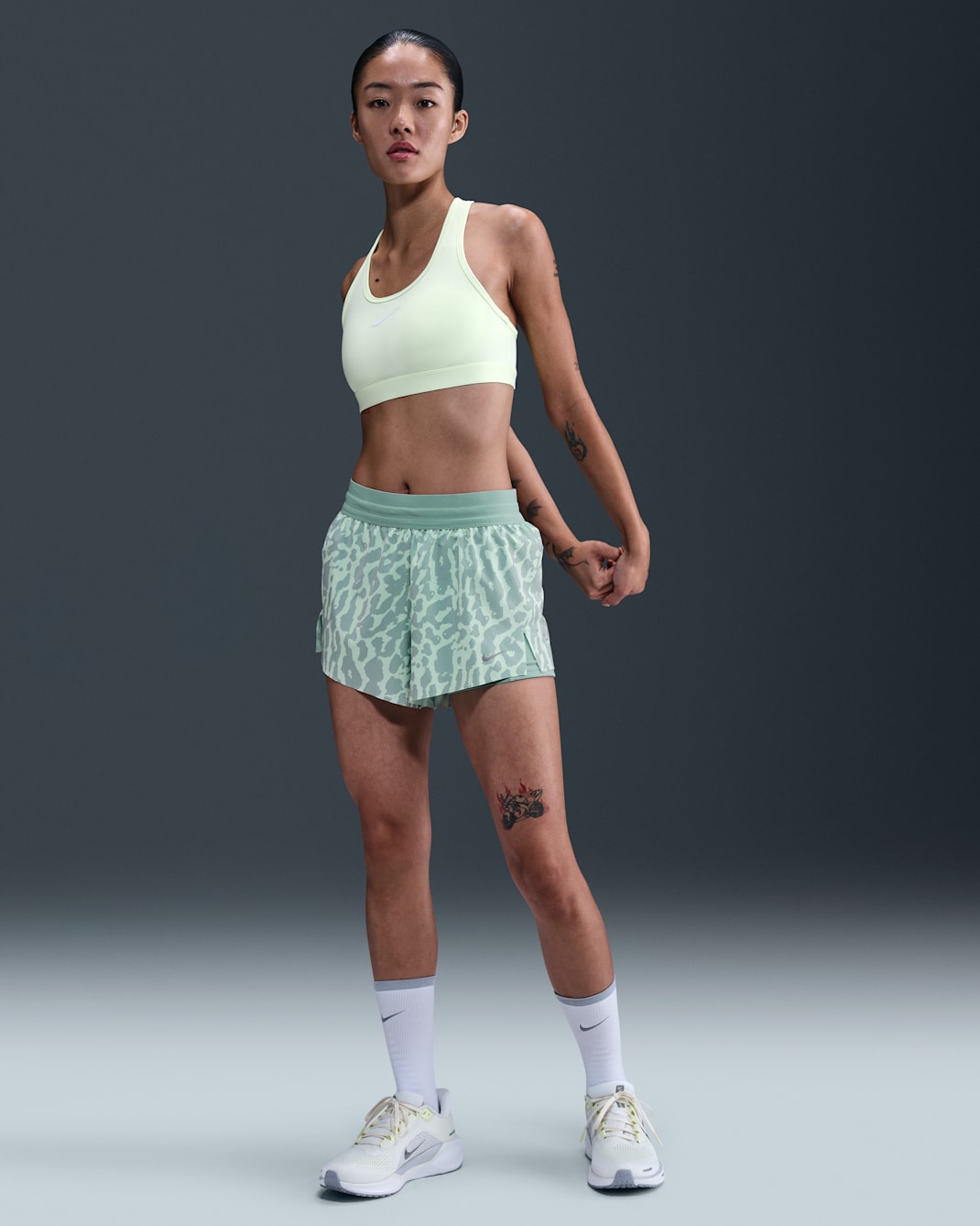 Nike Swift Women's Dri-FIT Mid-Rise 2-in-1 Printed Running Shorts - Mint Foam/Cannon