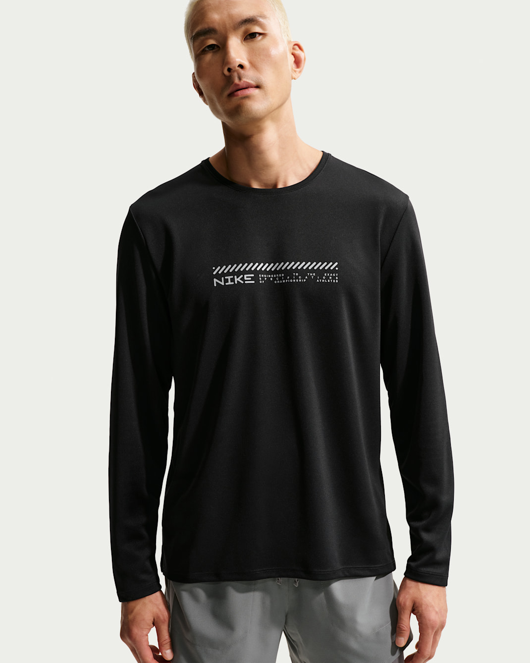 Playera de correr de manga larga con protección contra los rayos UV Dri-FIT acondicionada para el invierno para hombre Nike Miler - Negro