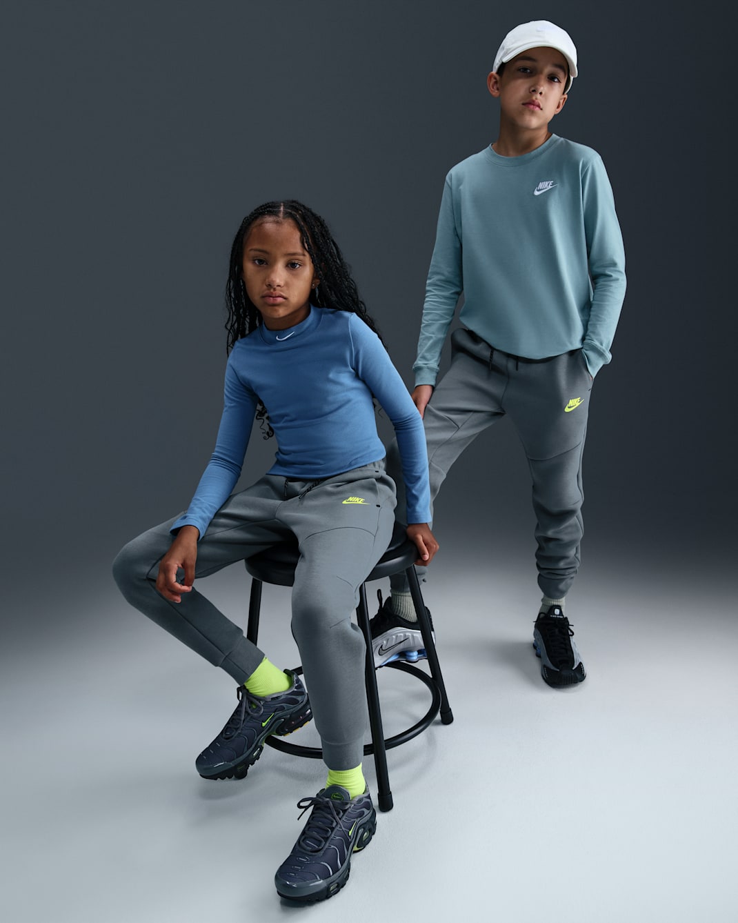 Pantalon de jogging Nike Sportswear Tech Fleece pour ado - Cool Grey/Cool Grey/Noir/Volt