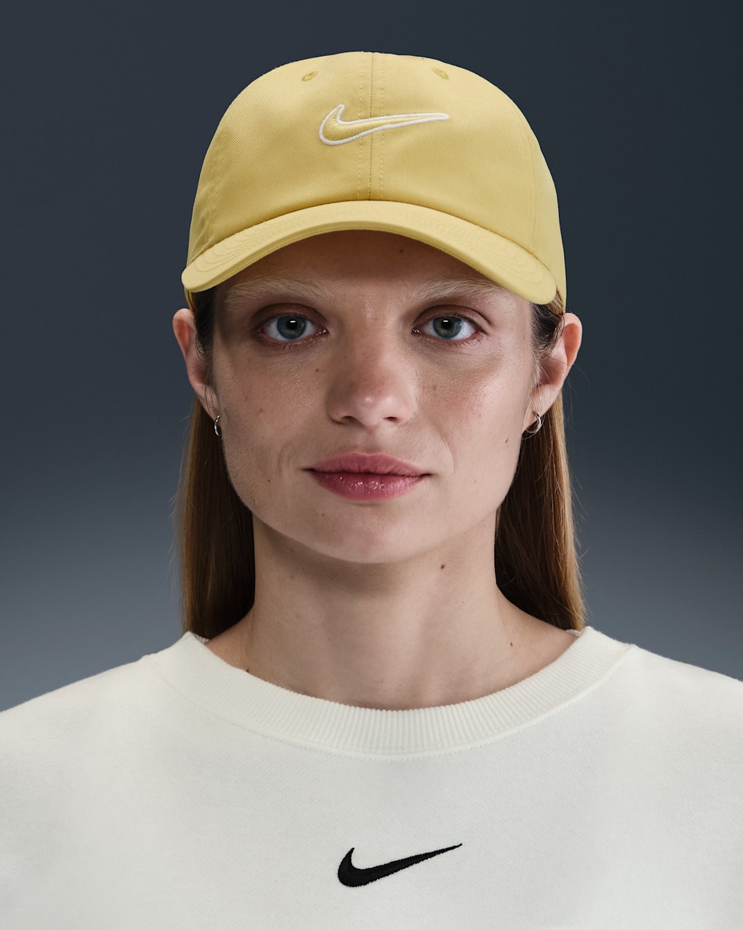 Gorra Swoosh desestructurada Nike Club - Oro Saturno/Oro Saturno