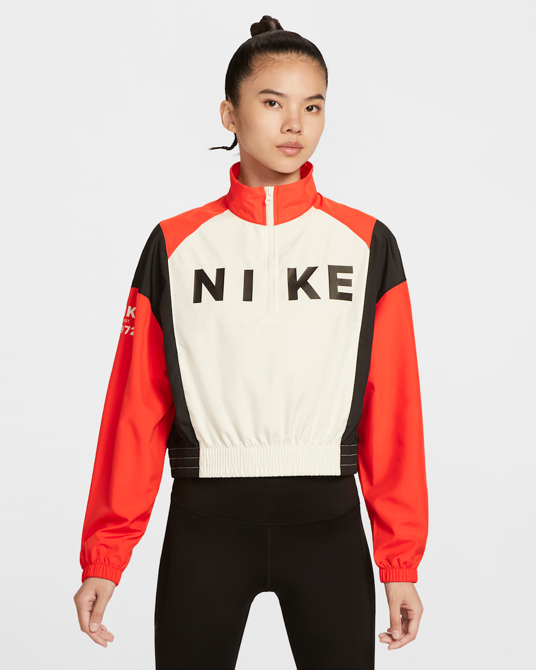 Nike Sportswear 女款梭織輕量 1/4 拉鍊外套 - Sail/Picante Red/黑色