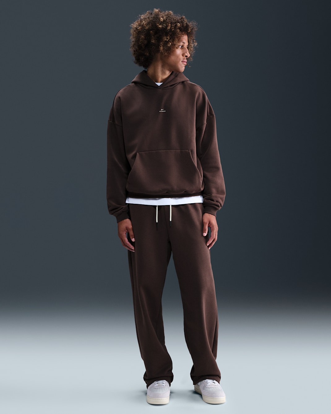 Nike Standard Issue Men's Therma-FIT Brushed Open-Hem Basketball Trousers - Baroque Brown/Pale Ivory