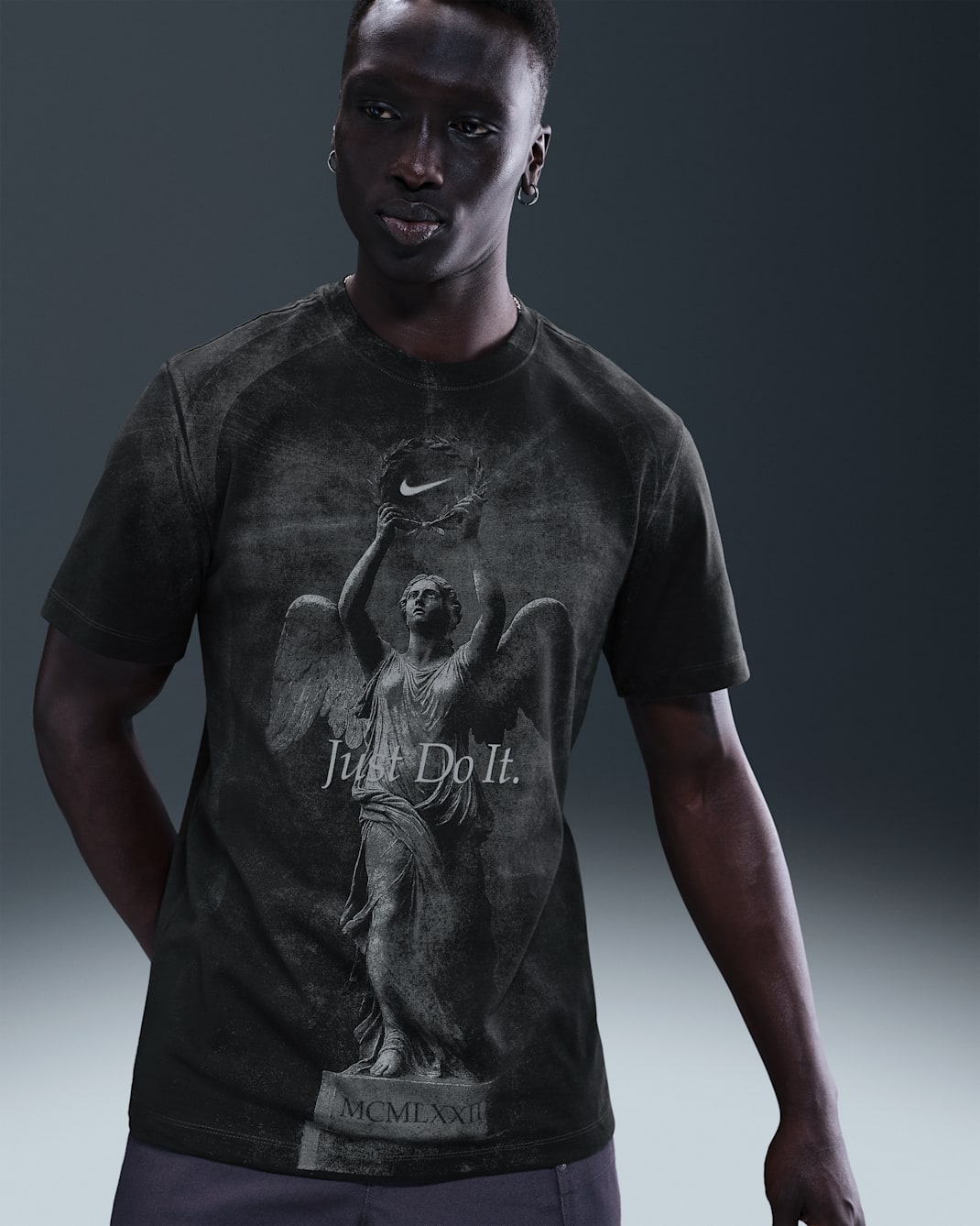 Nike Sportswear Men's T-Shirt - Off Noir