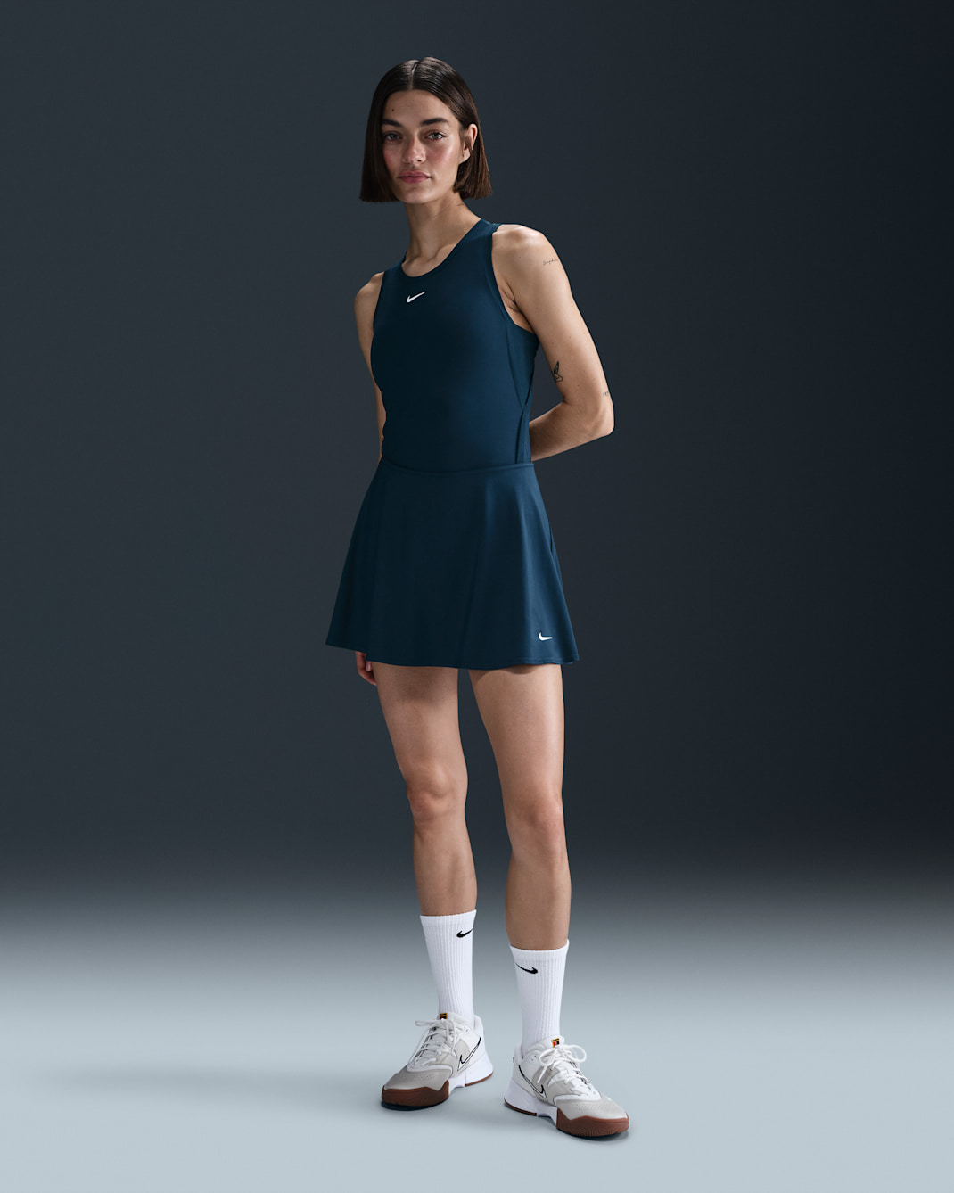 Falda de tenis Dri-FIT corta con volantes para mujer Nike Victory - Azul marino militar/Blanco