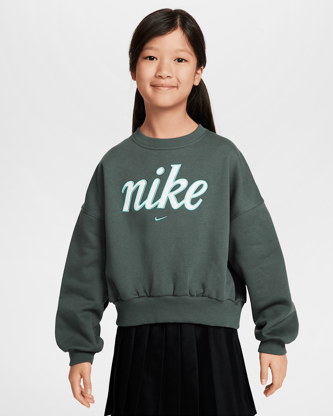 Nike Sportswear Club Fleece Girls' Boxy Crew-Neck Sweatshirt - Vintage Green/Green Frost