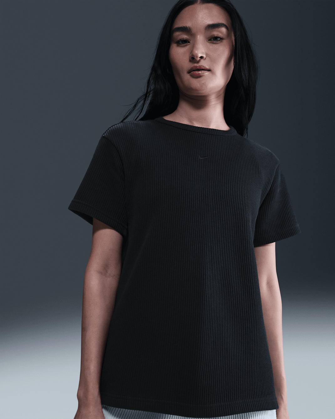 เสื้อแขนสั้นทรงหลวมผู้หญิง Nike Sportswear Chill Waffle - ดำ/ดำ