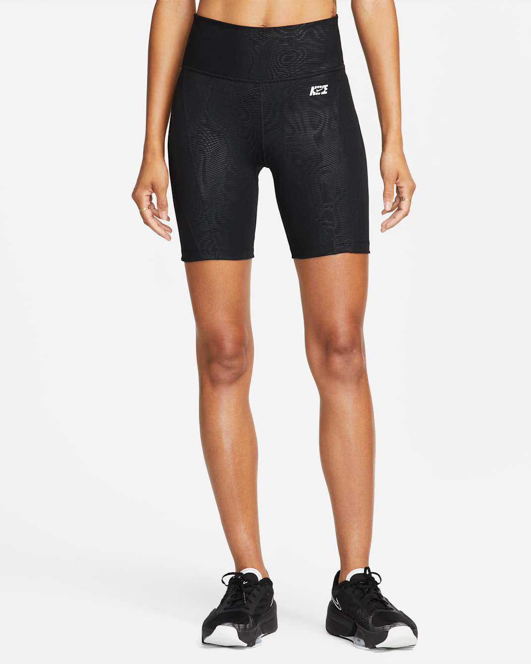 Nike One Icon Clash 女款高腰 18 公分自行車短褲 - 黑色/白色