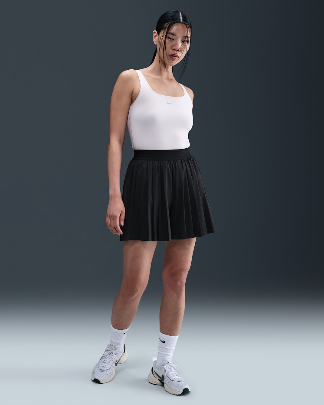 กางเกงกระโปรงพลีททรงหลวมเอวสูงผู้หญิง Dri-FIT Nike 24.7 PerfectStretch - ดำ/Dark Smoke Grey