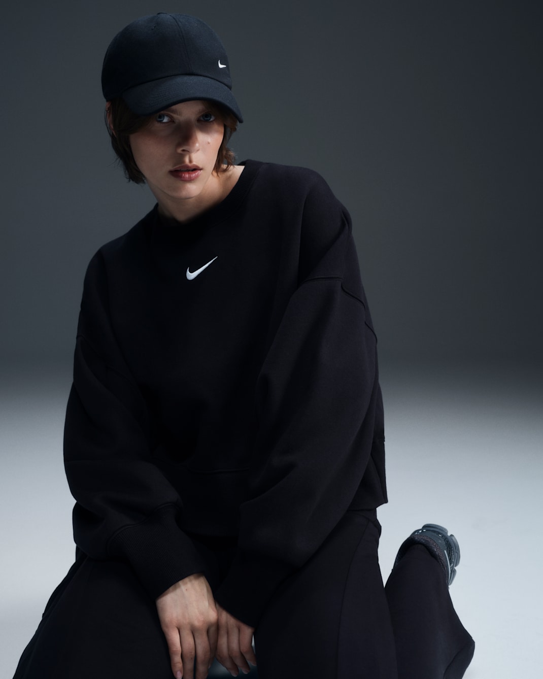 Nike Sportswear Phoenix Fleece Women's Over-Oversized Crew-Neck Sweatshirt - Black/Sail