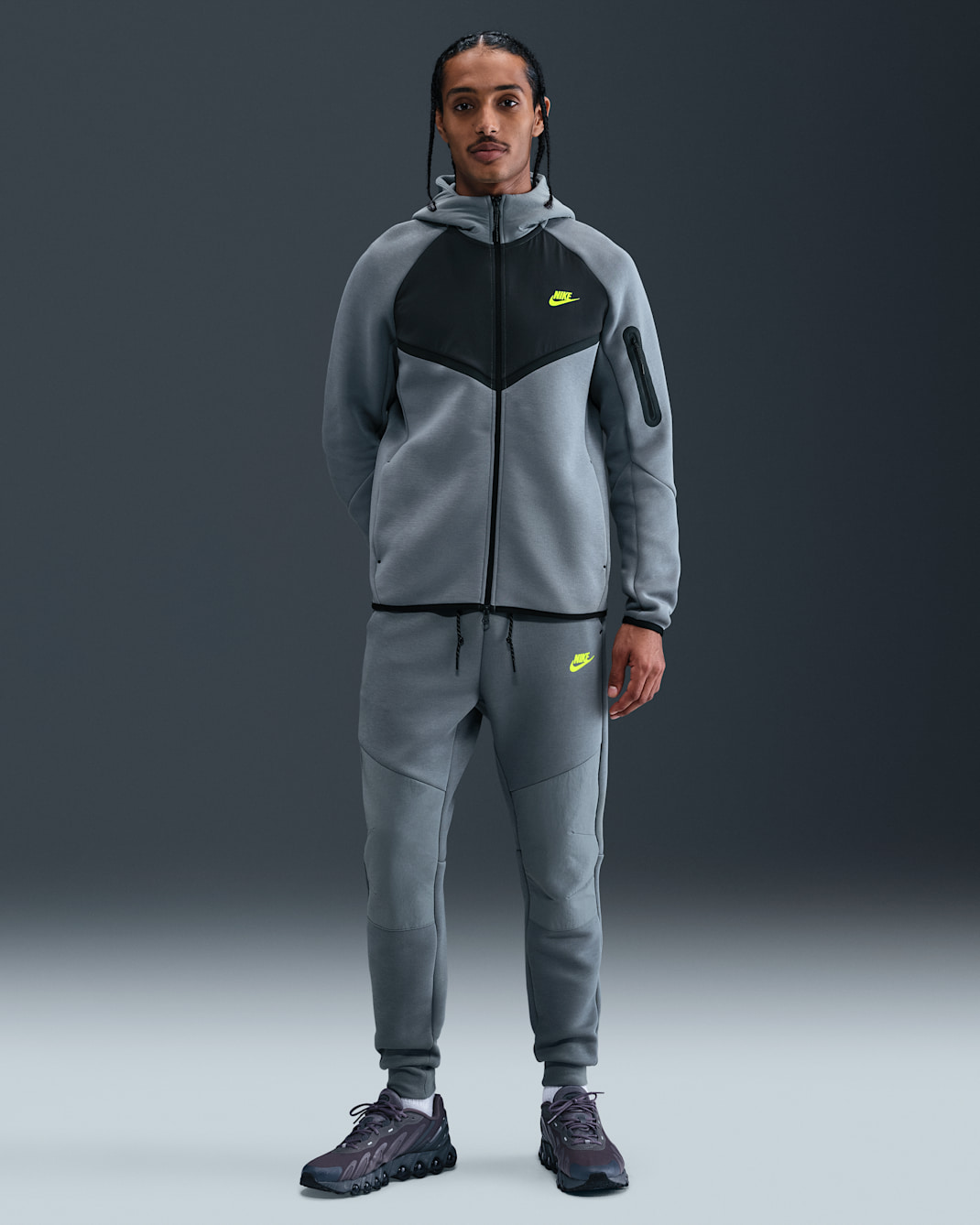 Pantalon de jogging en tissu Fleece Nike Tech pour homme - Cool Grey/Cool Grey/Volt