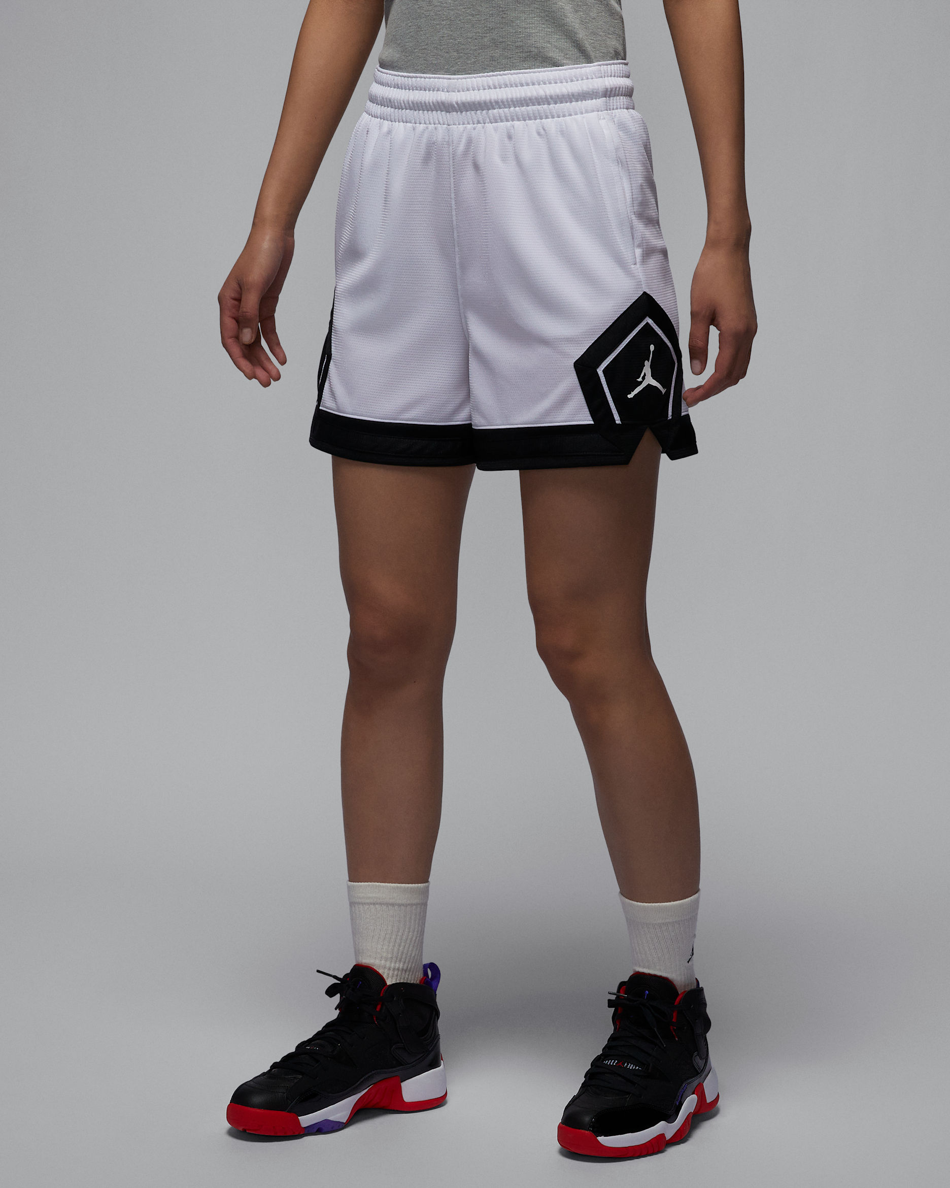 Jordan Sport Women's 4" Diamond Shorts - White/Black/Black/White