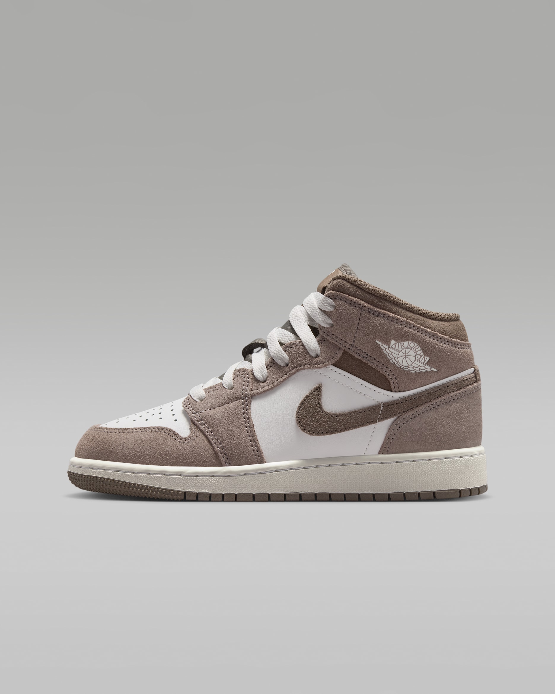 Air Jordan 1 Mid Schuh für ältere Kinder - Enigma Stone/Summit White/Olive Grey