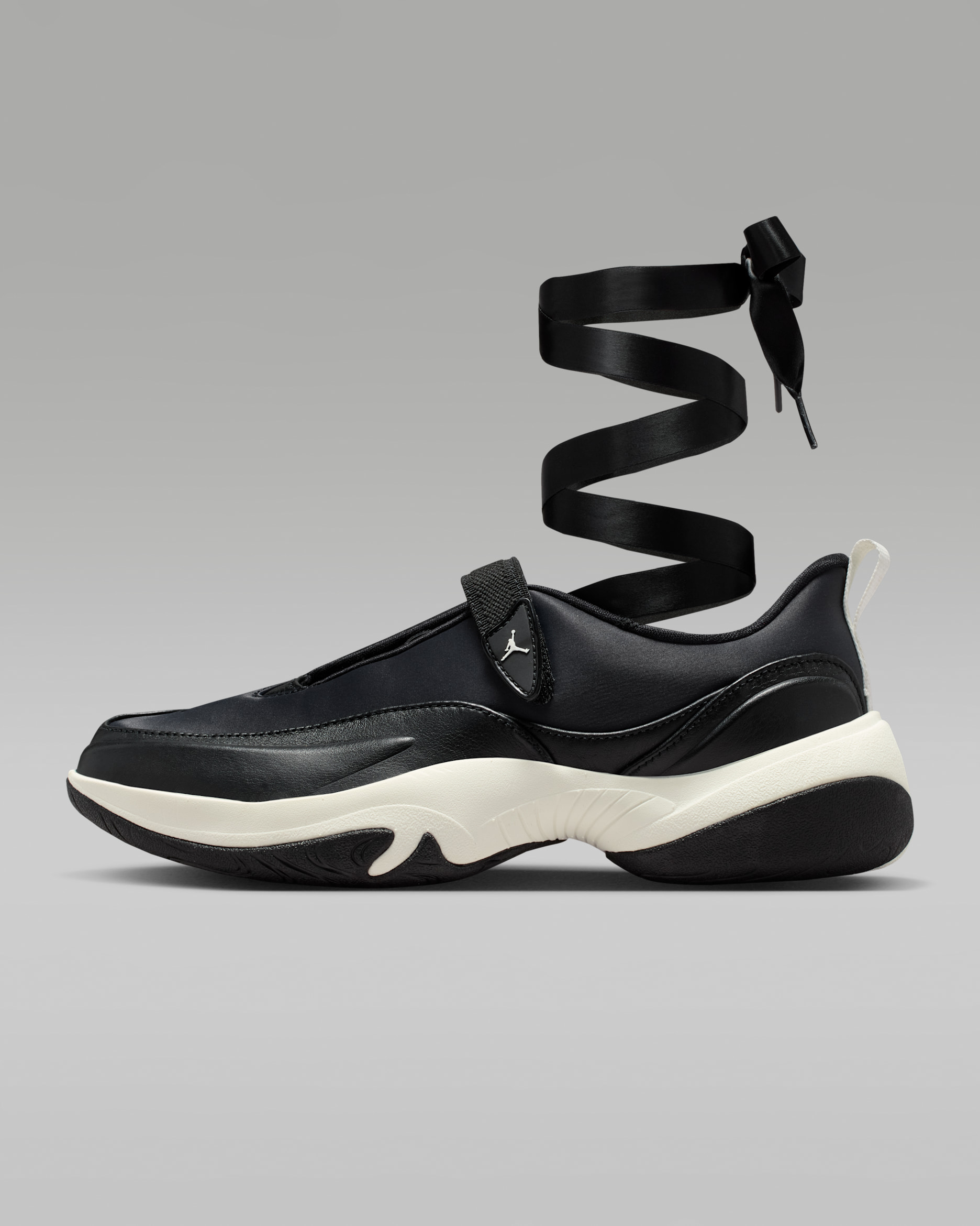 ジョーダン ポワント ウィメンズシューズ - ブラック/セイル