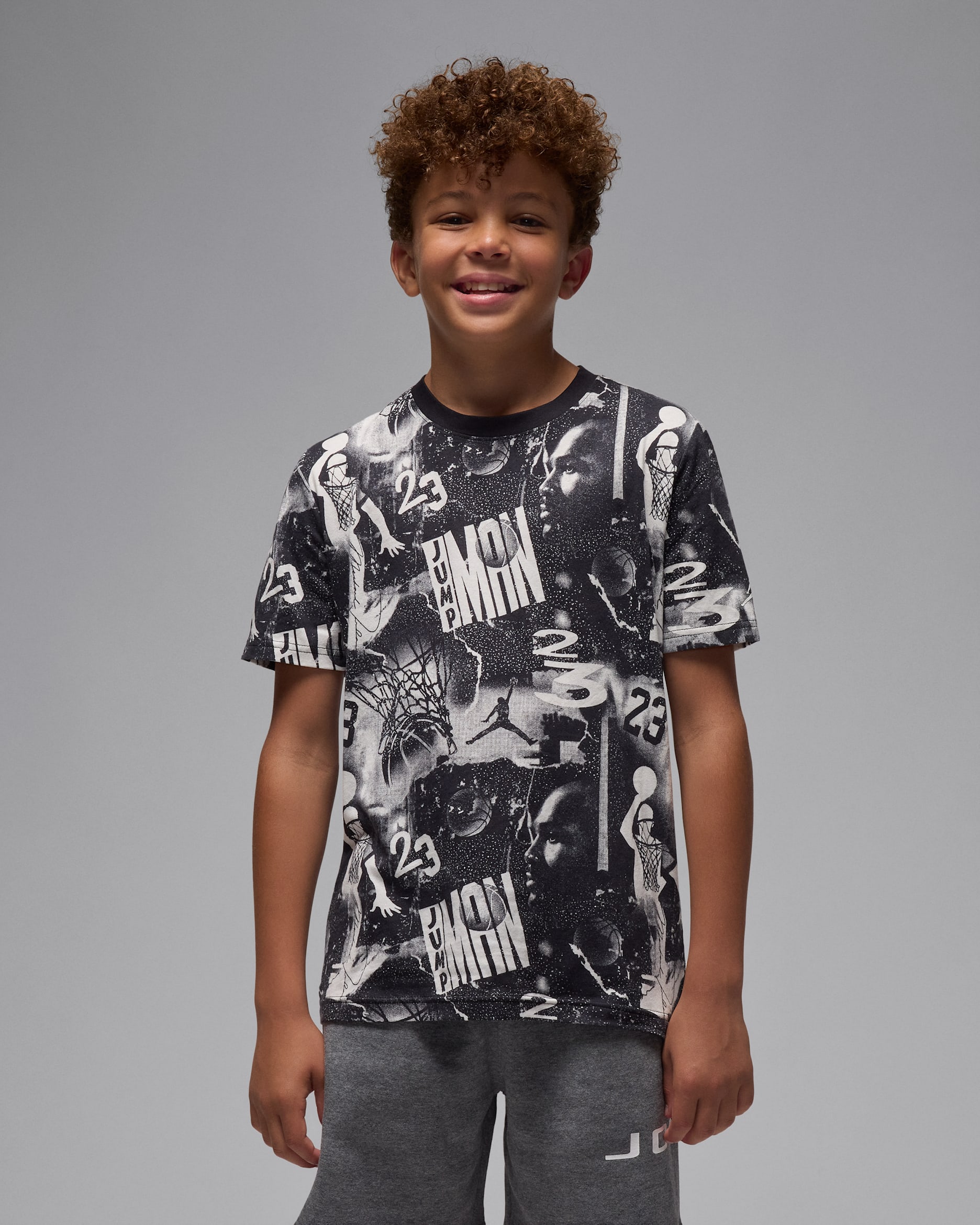 Playera 23 Collage para niños talla grande Jordan - Sombrío apagado