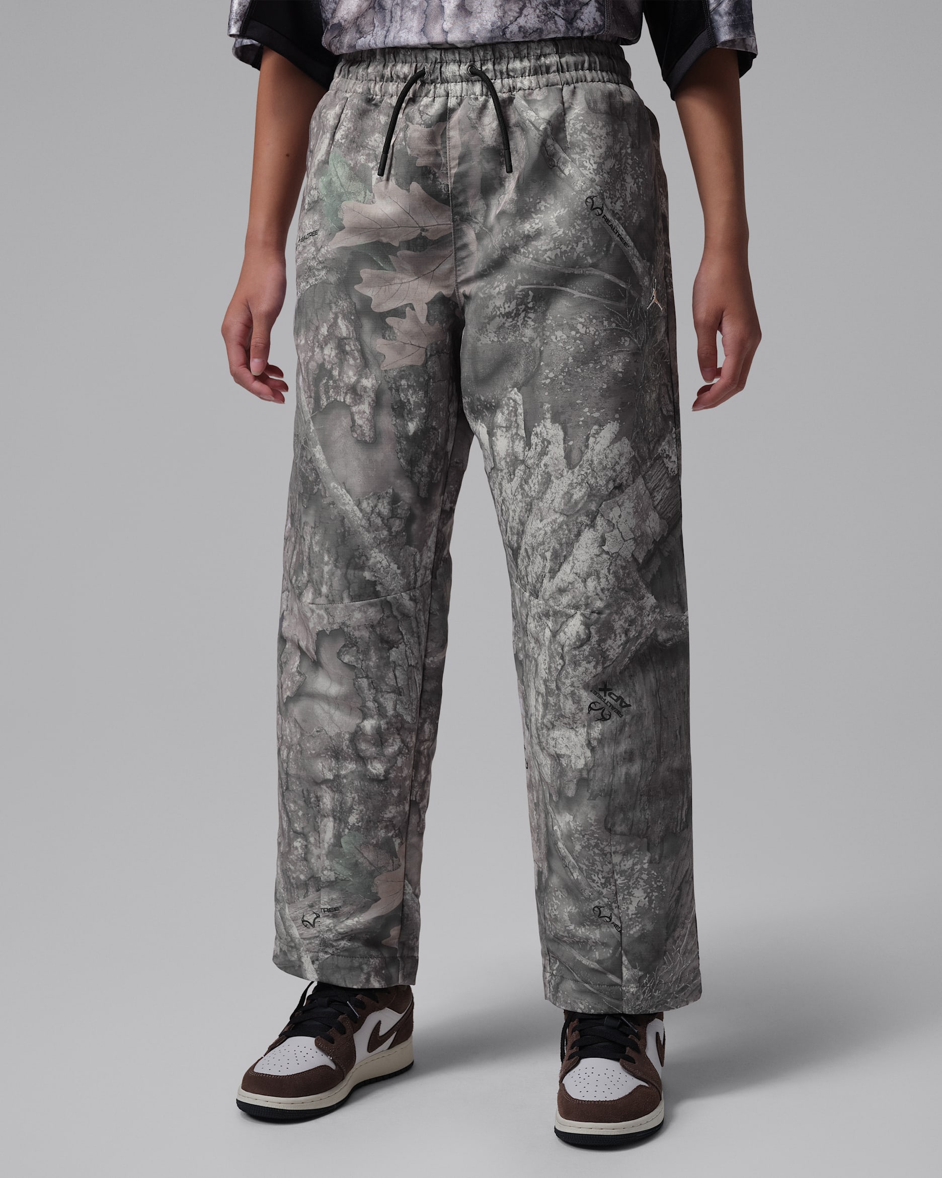 Pants camuflajeados Jordan Brooklyn Realtree para niños talla grande - Cisne