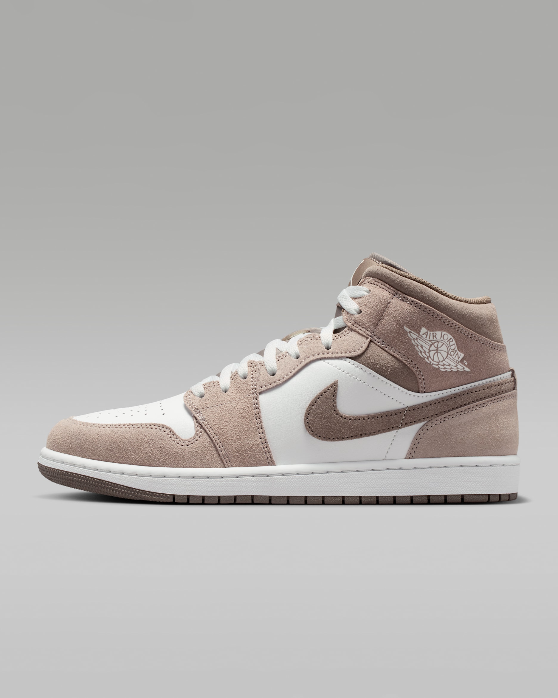 エア ジョーダン 1 MID メンズシューズ - エニグマストーン/サミットホワイト/オリーブグレー