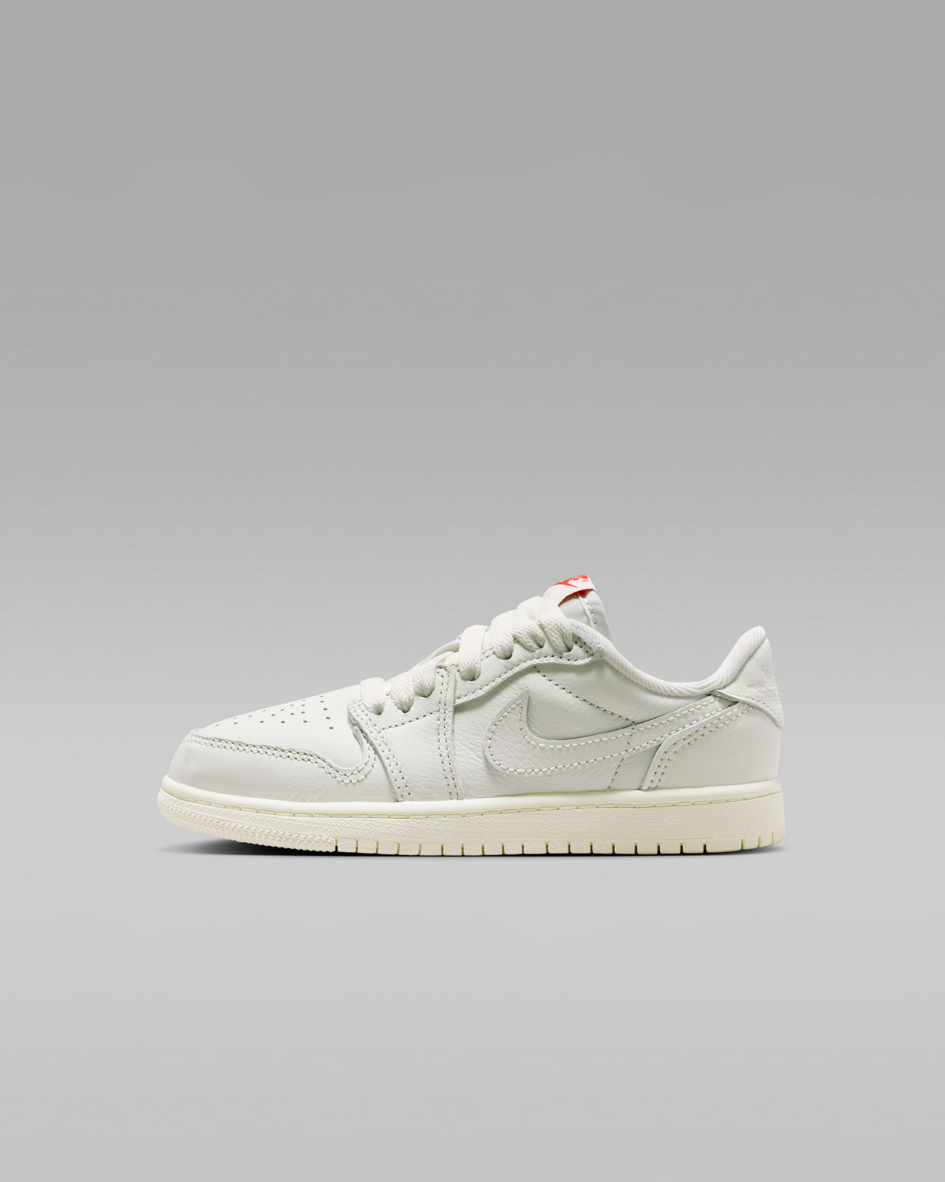 Jordan 1 Retro Low Younger Kids' Shoes - Sail/University Red/Sail