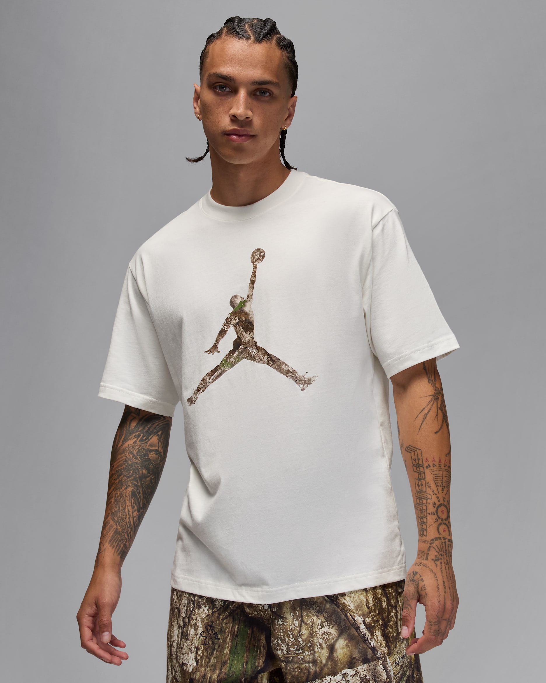 Jordan Brooklyn Men's Realtree Jumpman T-Shirt - Sail/Black