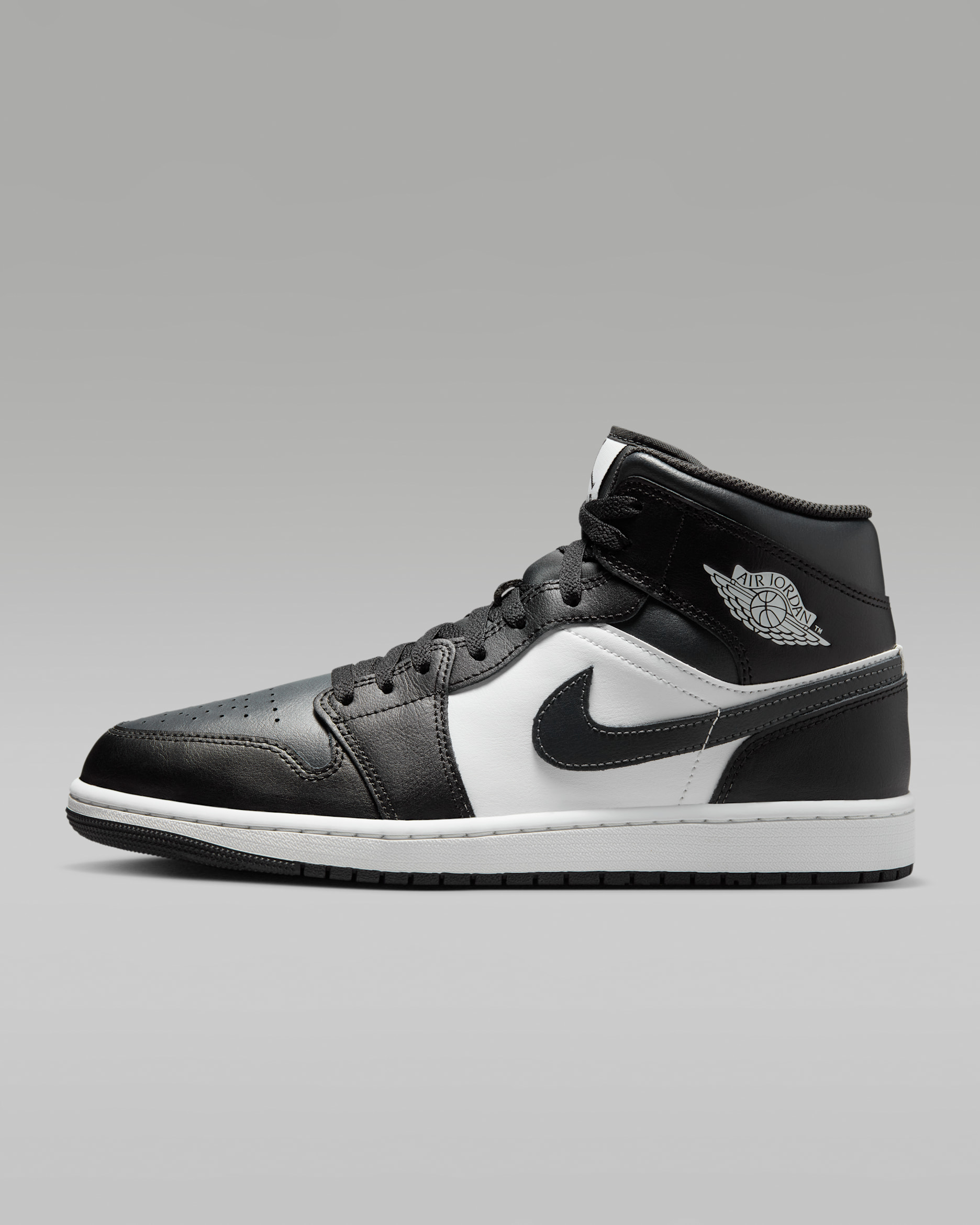 Tenis para hombre Air Jordan 1 Mid - Negro/Blanco cumbre/Sombrío apagado