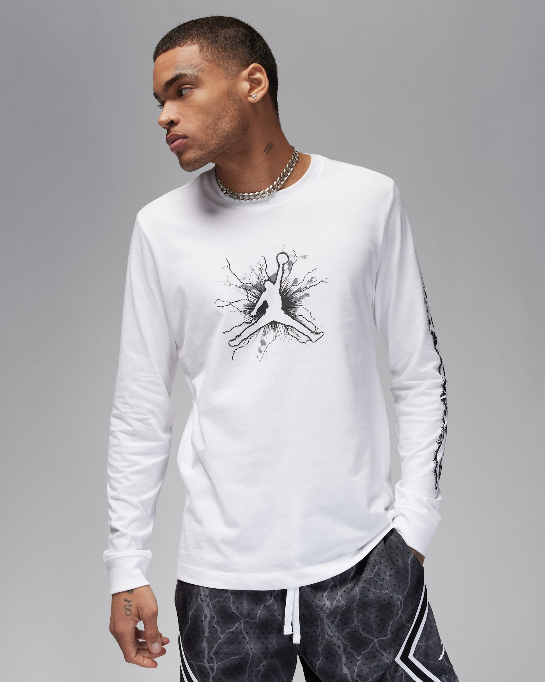 Jordan Dri-FIT Sport Men's Long-Sleeve Graphic T-Shirt - White/Black/White