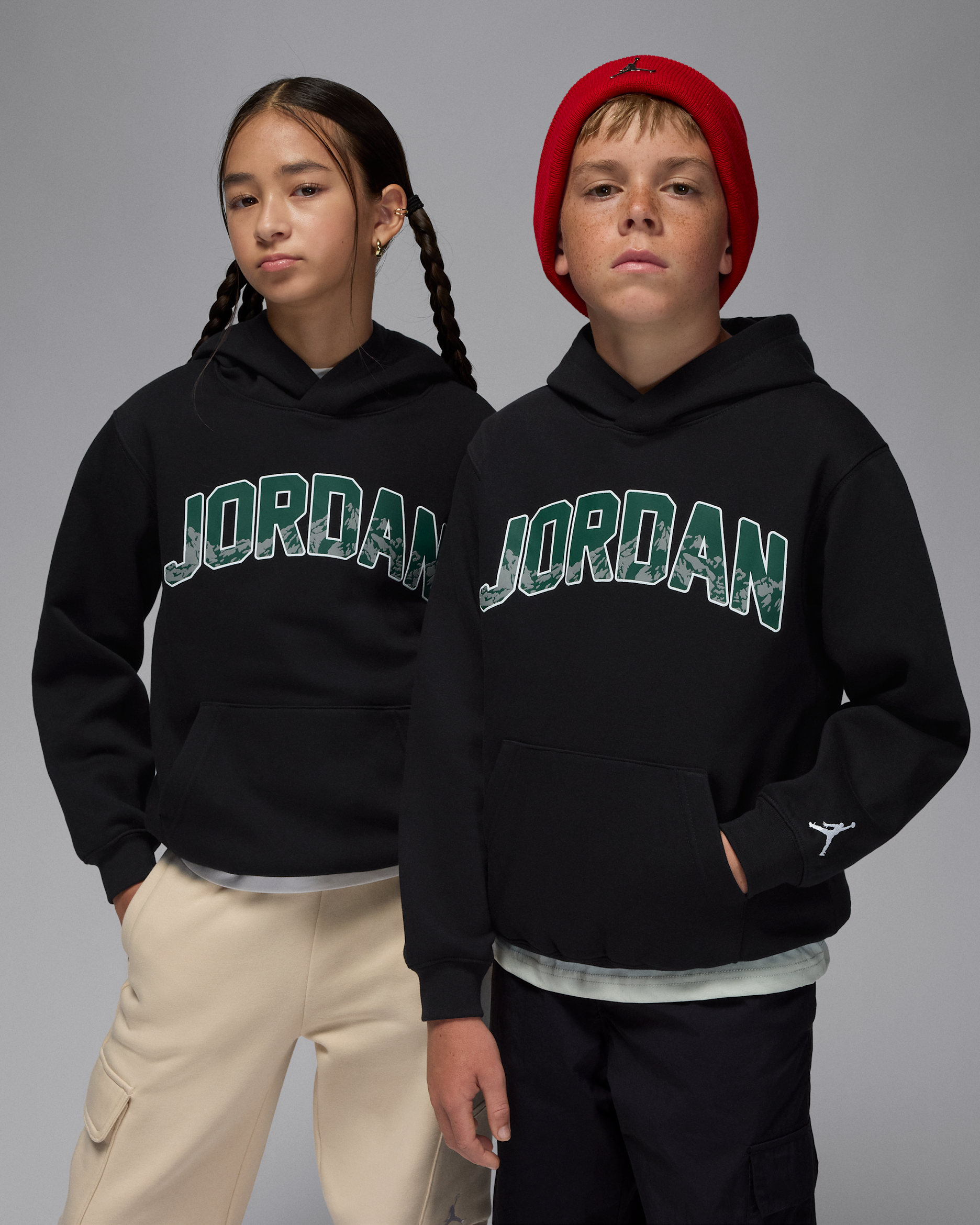 Jordan Gift Giving Mountain belebújós, kapucnis pulóver nagyobb gyerekeknek - Fekete