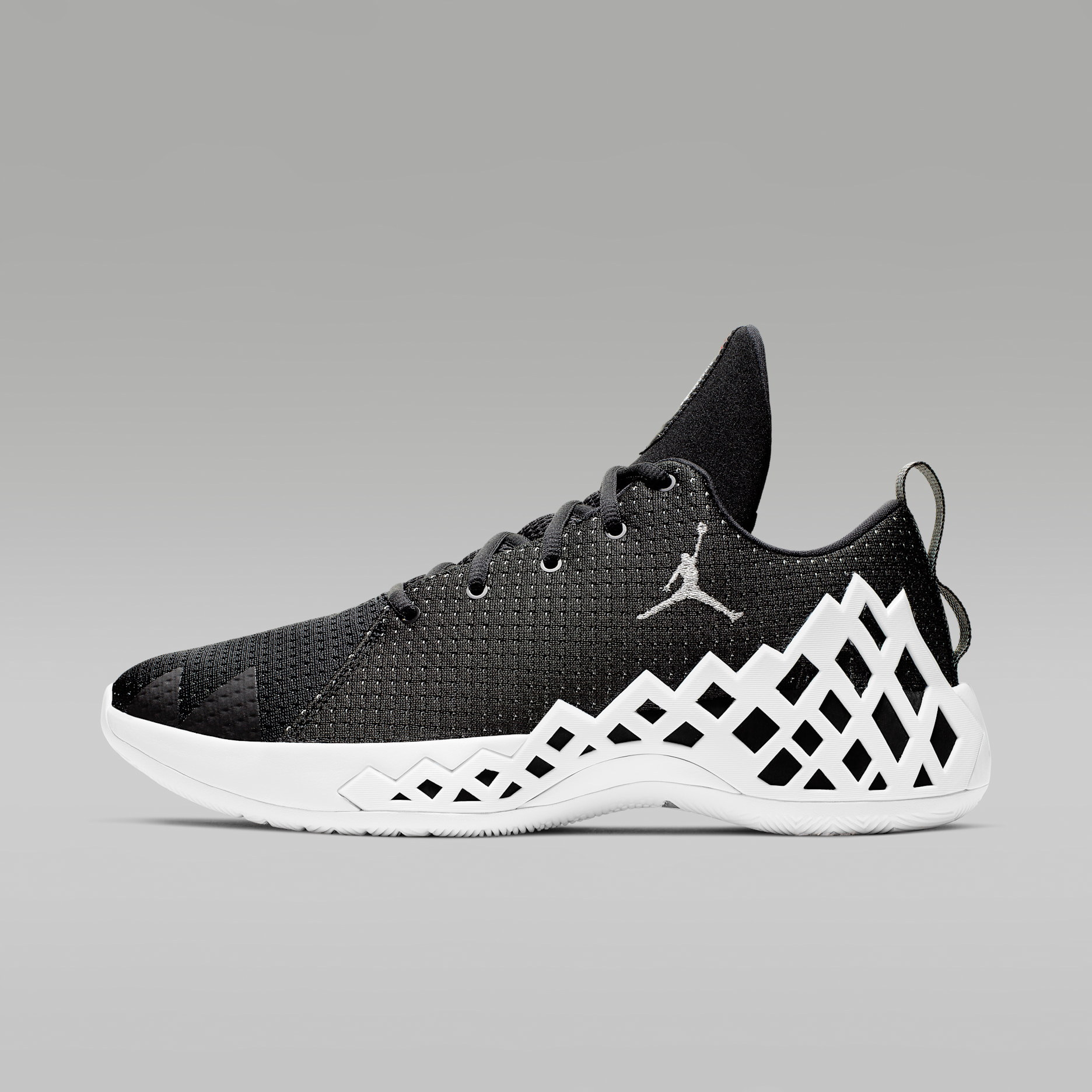 Jordan Jumpman Diamond Low Basketball Shoe - Black/White/Metallic Silver