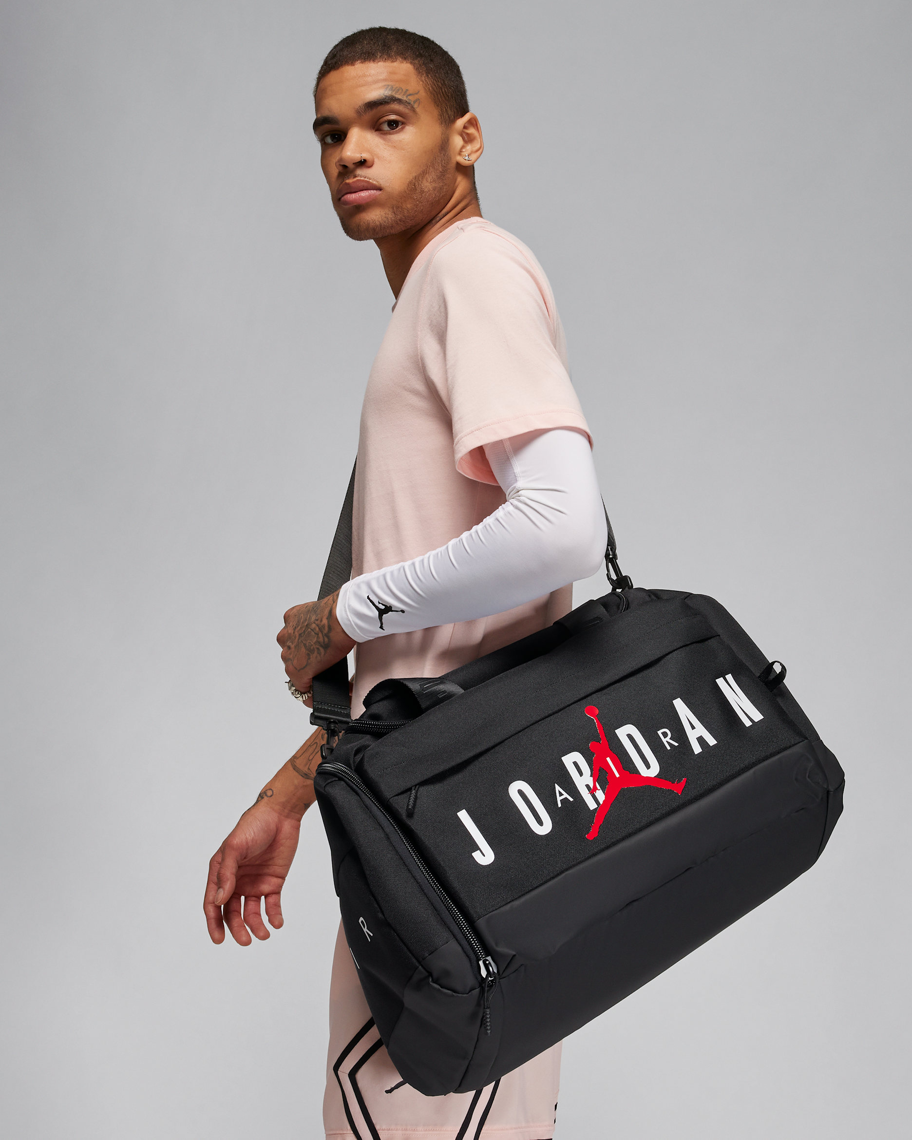 ジョーダン ダッフルバッグ (46L) - ブラック