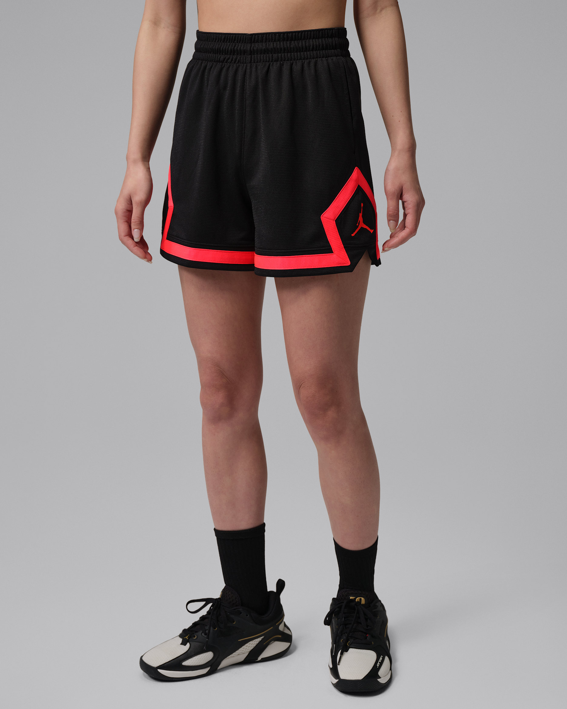 조던 스포츠 여성 4인치 다이아몬드 쇼츠 - 블랙/블랙/인프라레드 23/인프라레드 23