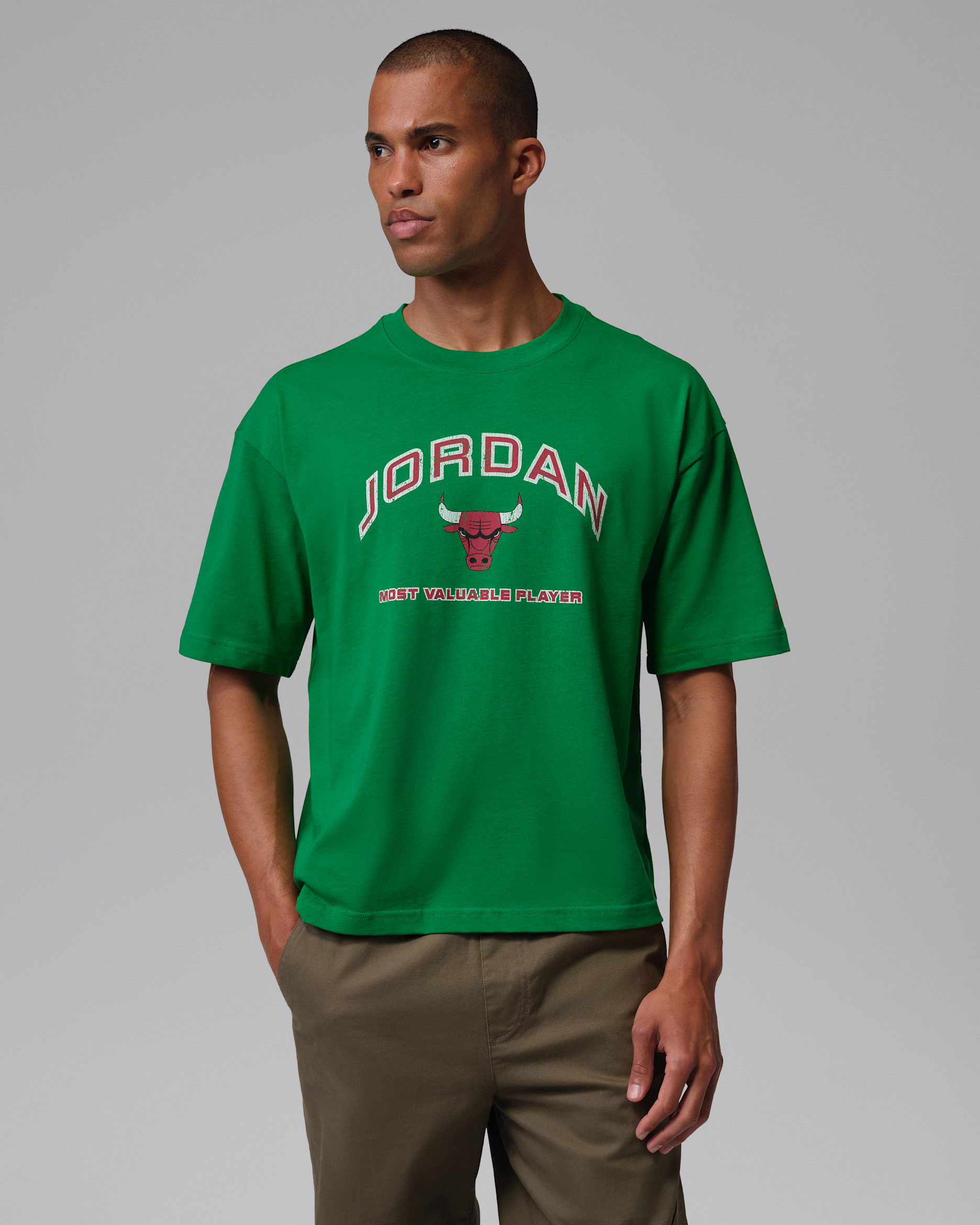 Jordan Flight Essentials T-skjorte med firkantet passform og grafisk dekor til herre - Lucky Green/University Red