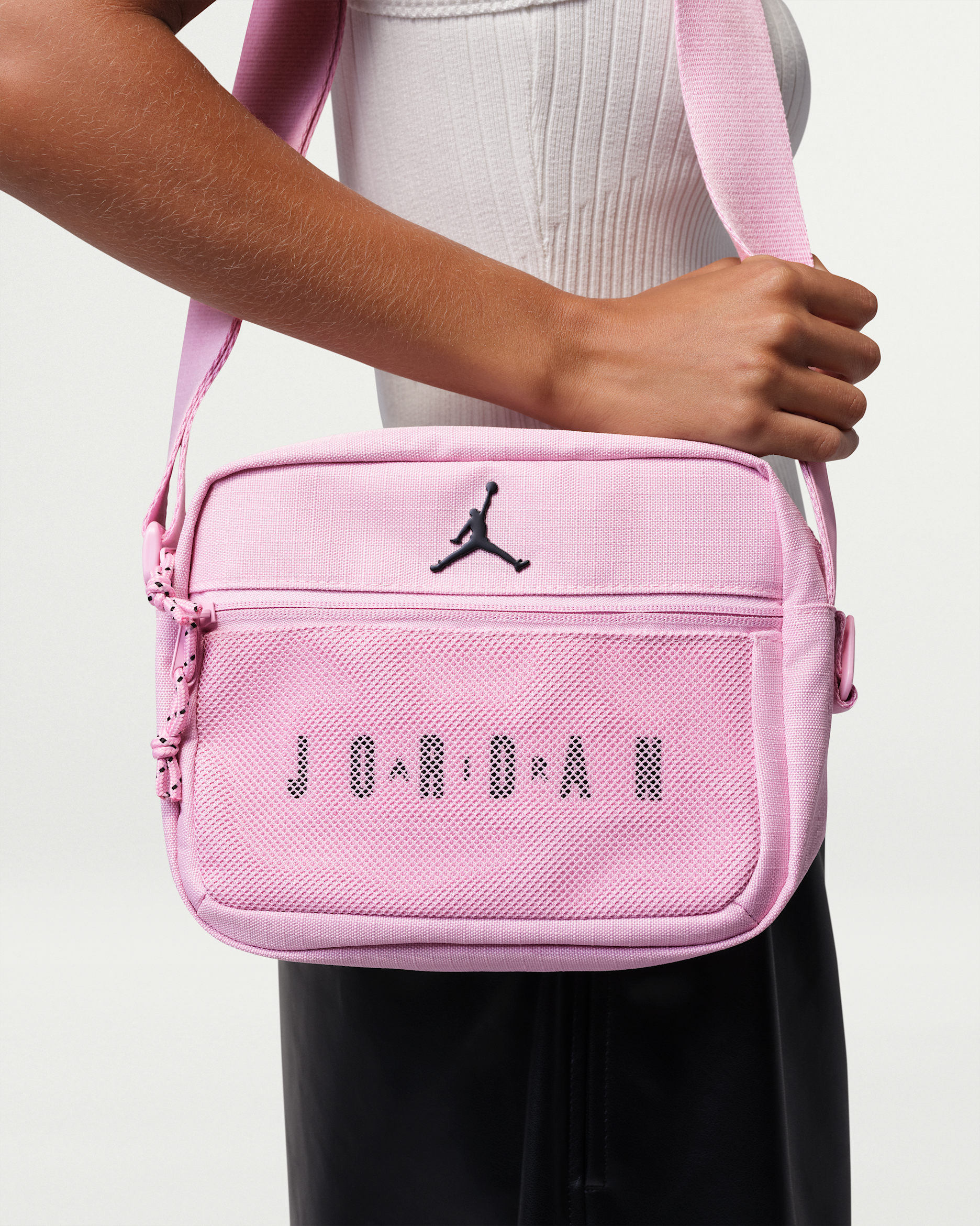 Jordan Blacktop Messenger Bag (3.6L) - Iced Carmine