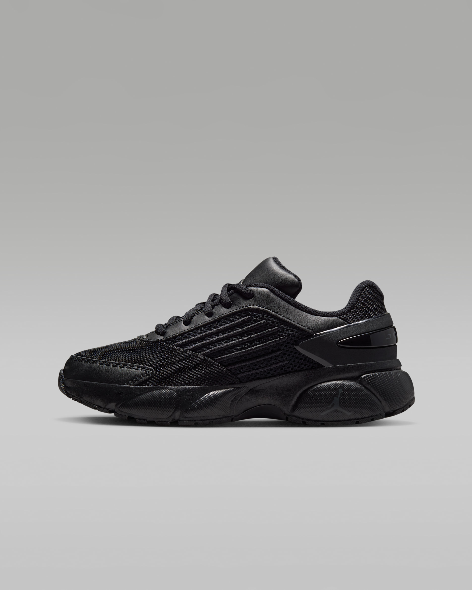 Jordan Trunner Flow Older Kids' Shoes - Black/Dark Smoke Grey
