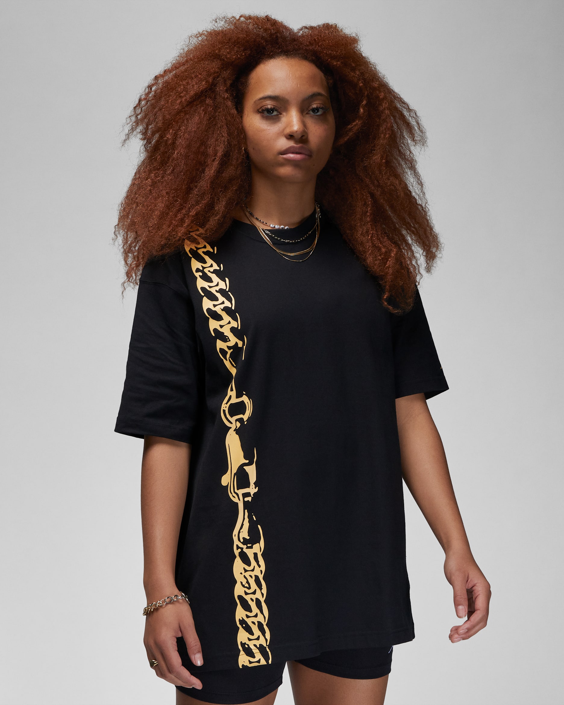 Jordan 女款寬版圖樣 T 恤 - 黑色