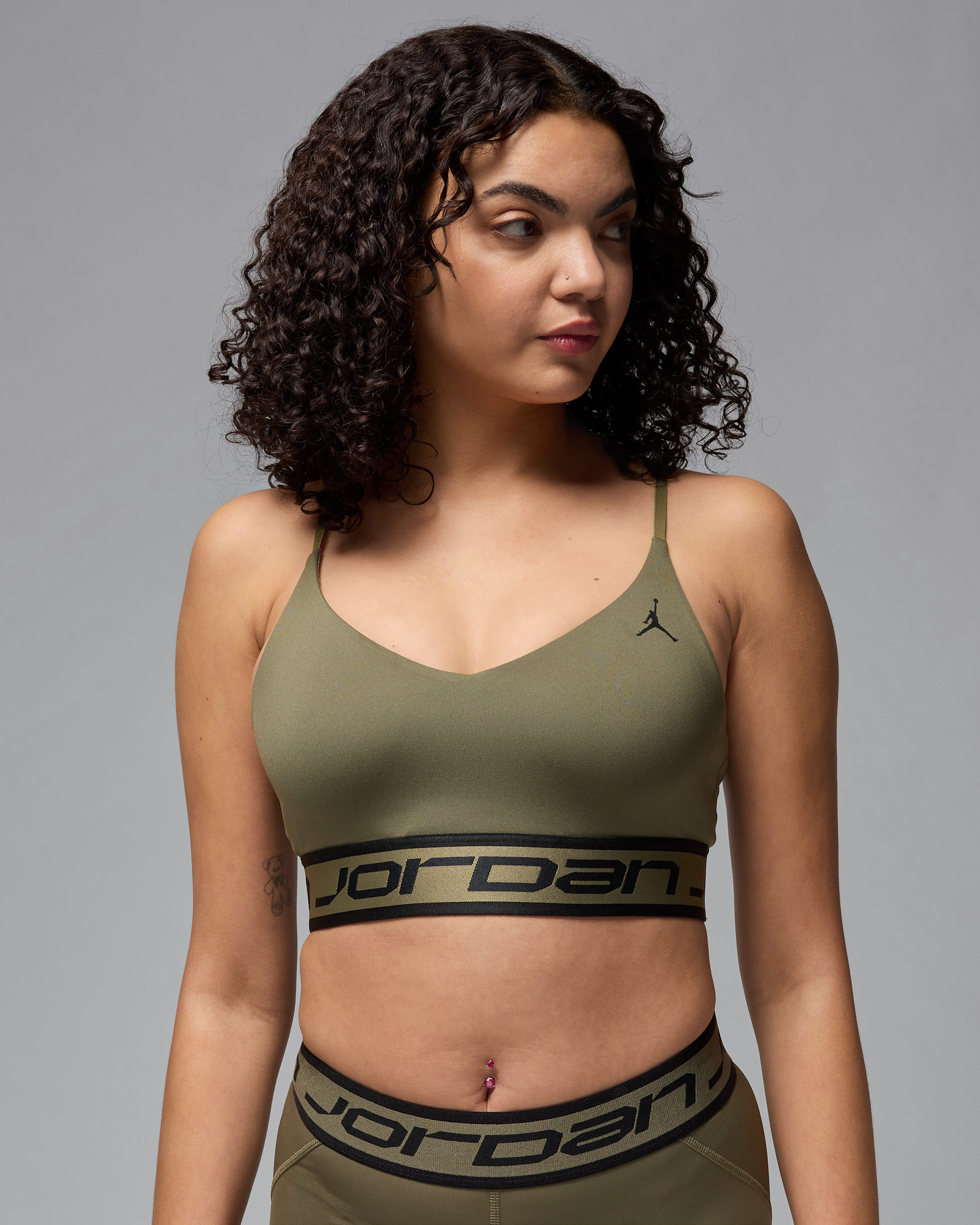 Bra deportivo de baja sujeción para mujer Jordan Sport Indy - Oliva medio/Negro/Oliva medio/Negro
