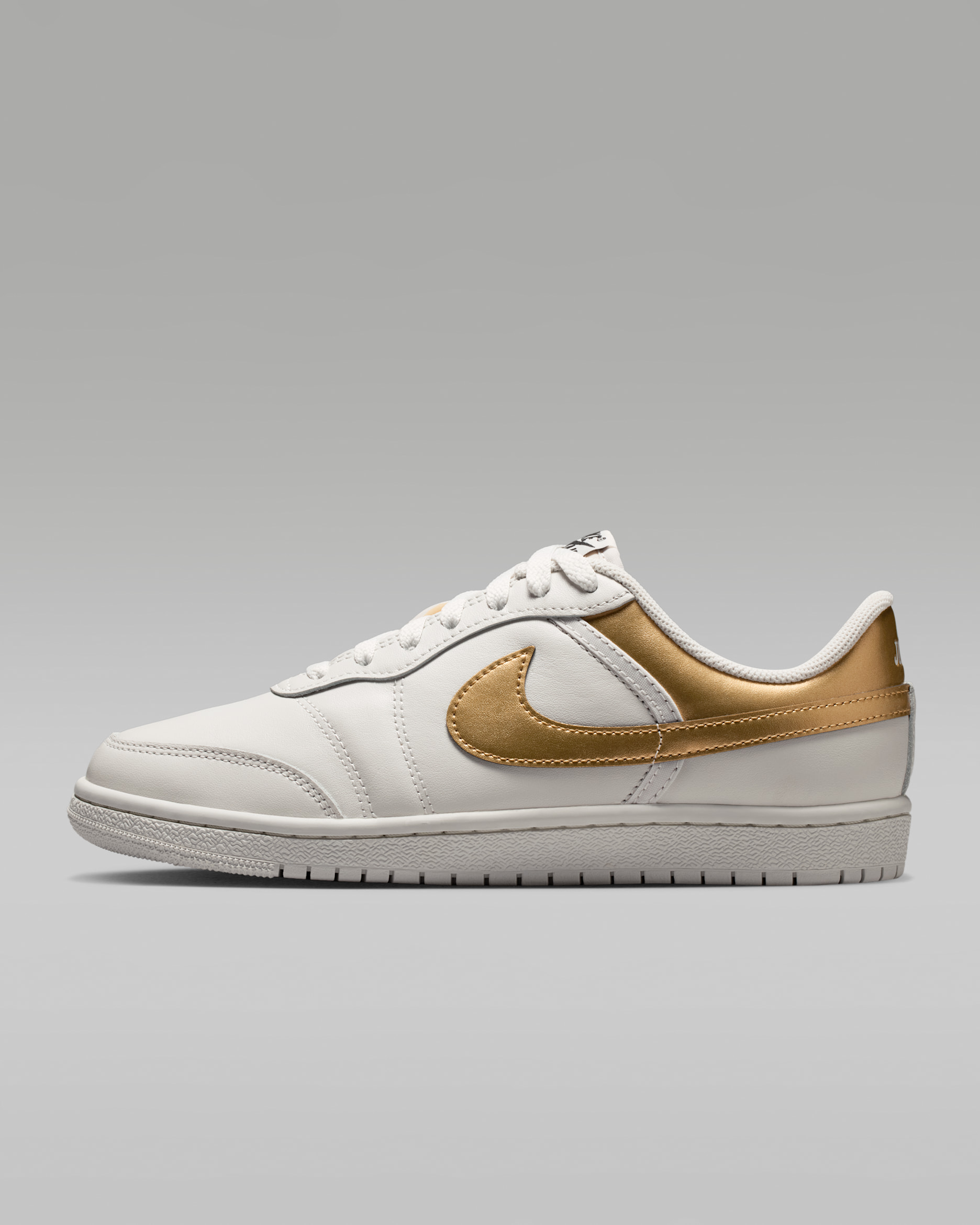 Air Jordan Skyline Low Women's Shoes - Swan/Black/Metallic Gold