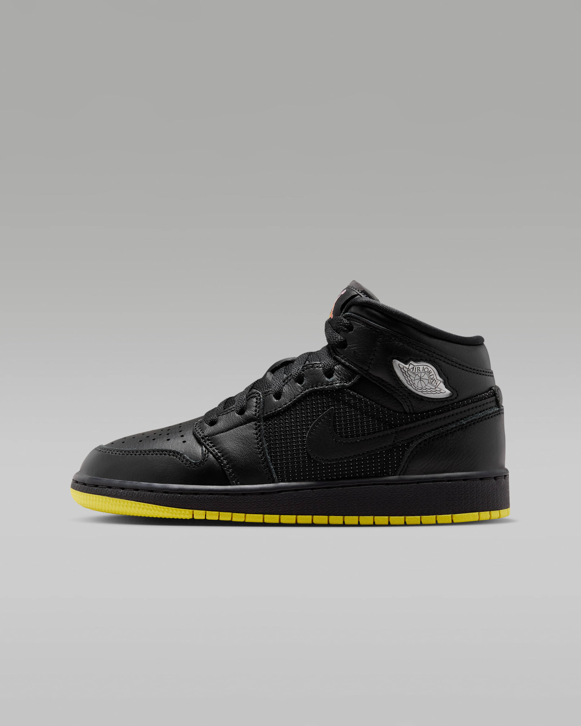 Tenis para niños grandes Air Jordan 1 Mid SE - Negro/Amarillo opti/Plata