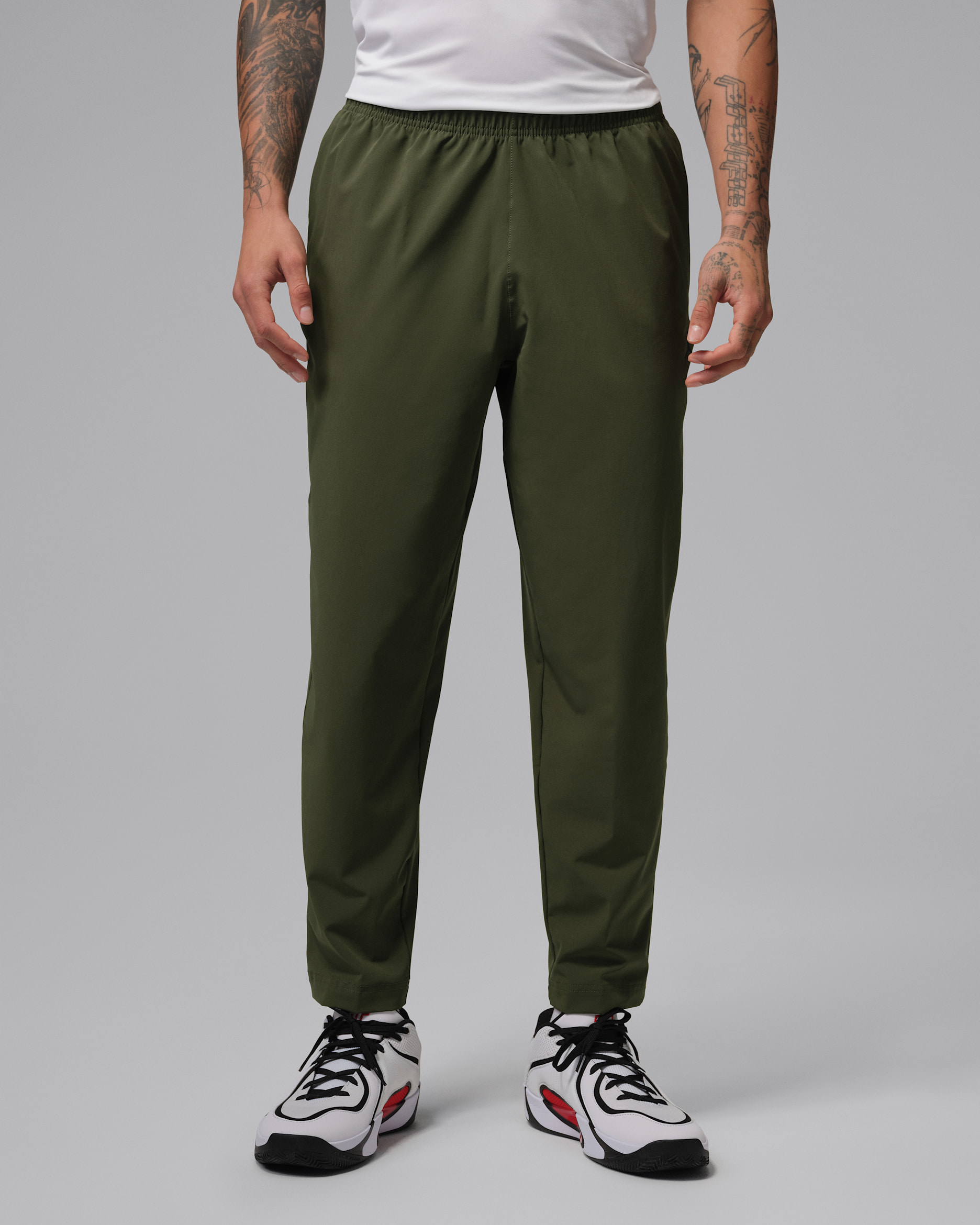 ジョーダン スポーツ エッセンシャル メンズ Dri-FIT ウーブン パンツ - カーゴカーキ