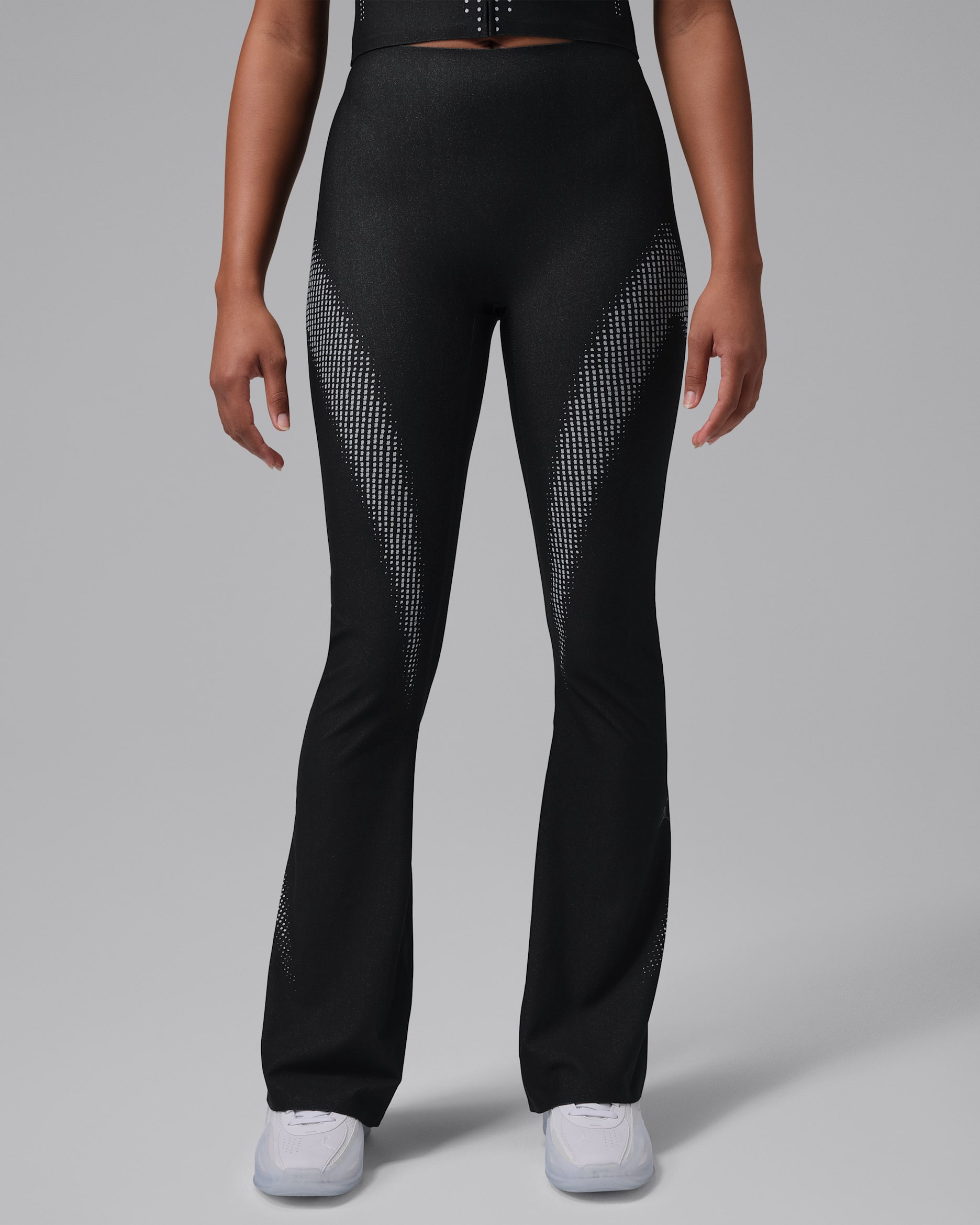 Jordan Sport Flightweight Leggings acampanados de talle alto Dri-FIT - Mujer - Off Noir/Blanco