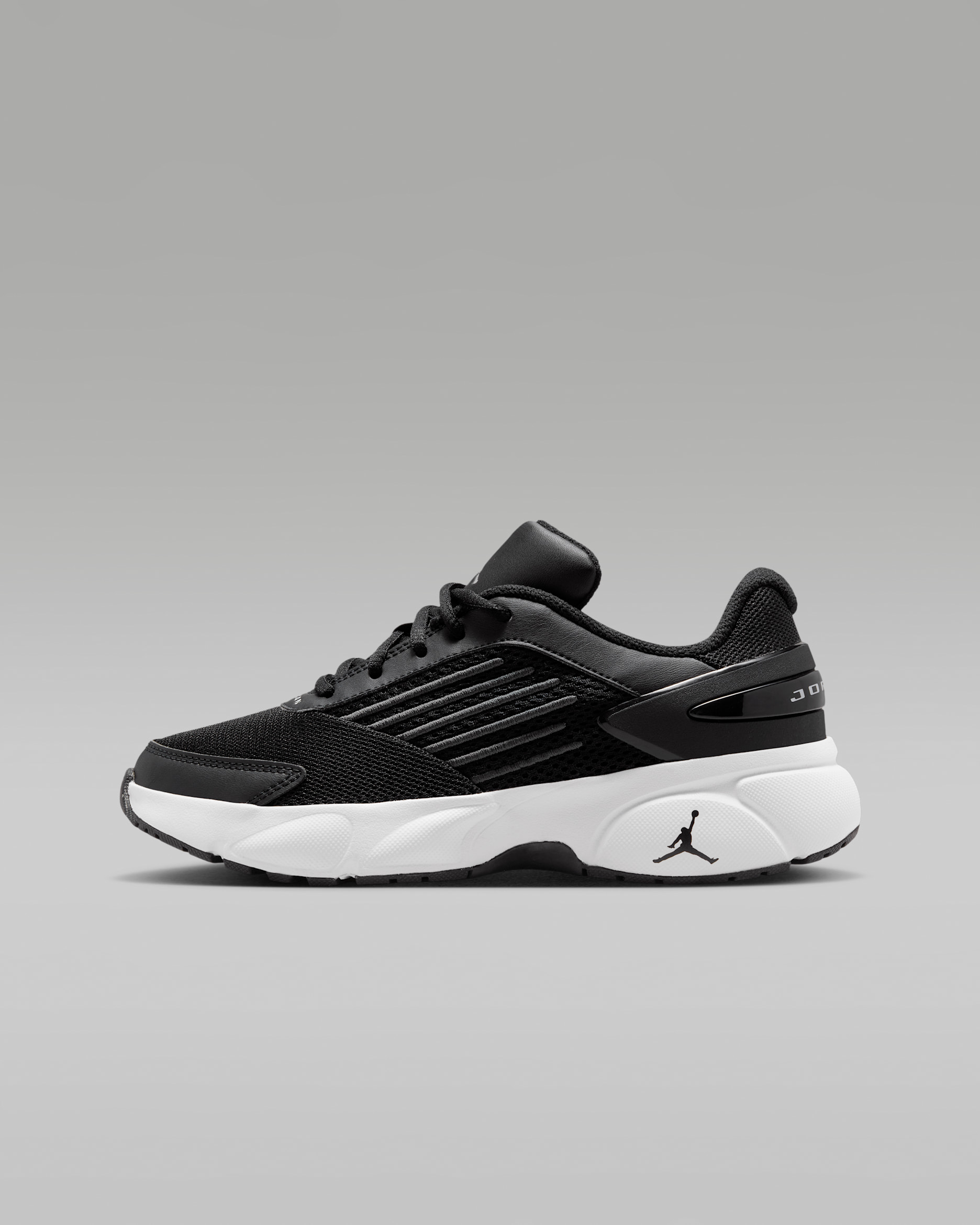 Jordan Trunner Flow Older Kids' Shoes - Black/Anthracite/White