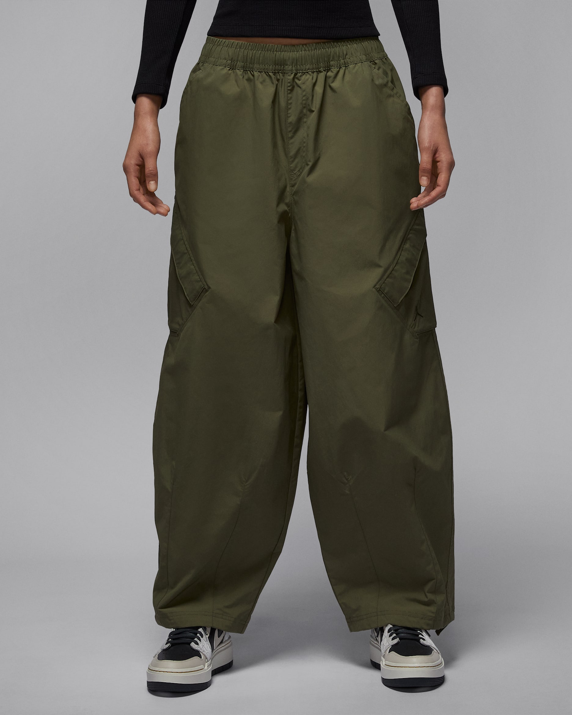 Jordan Flight Chicago Women's Parachute Pants - Medium Olive