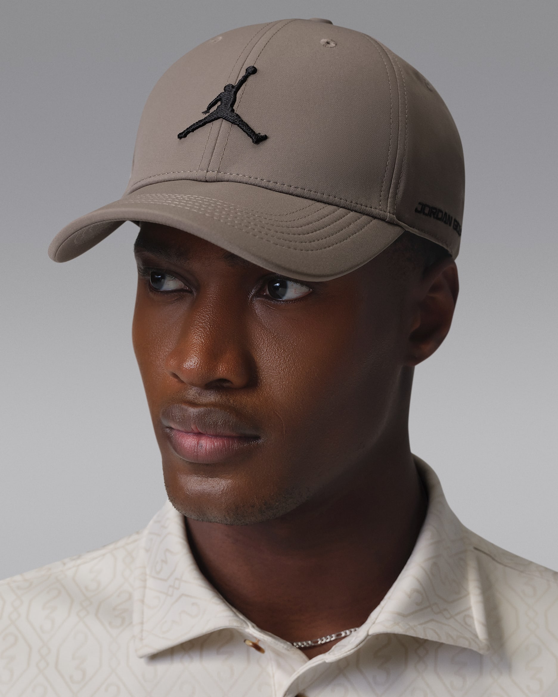 ジョーダンクラブ Dri-FIT ストラクチャード ゴルフキャップ - オリーブグレー/ブラック