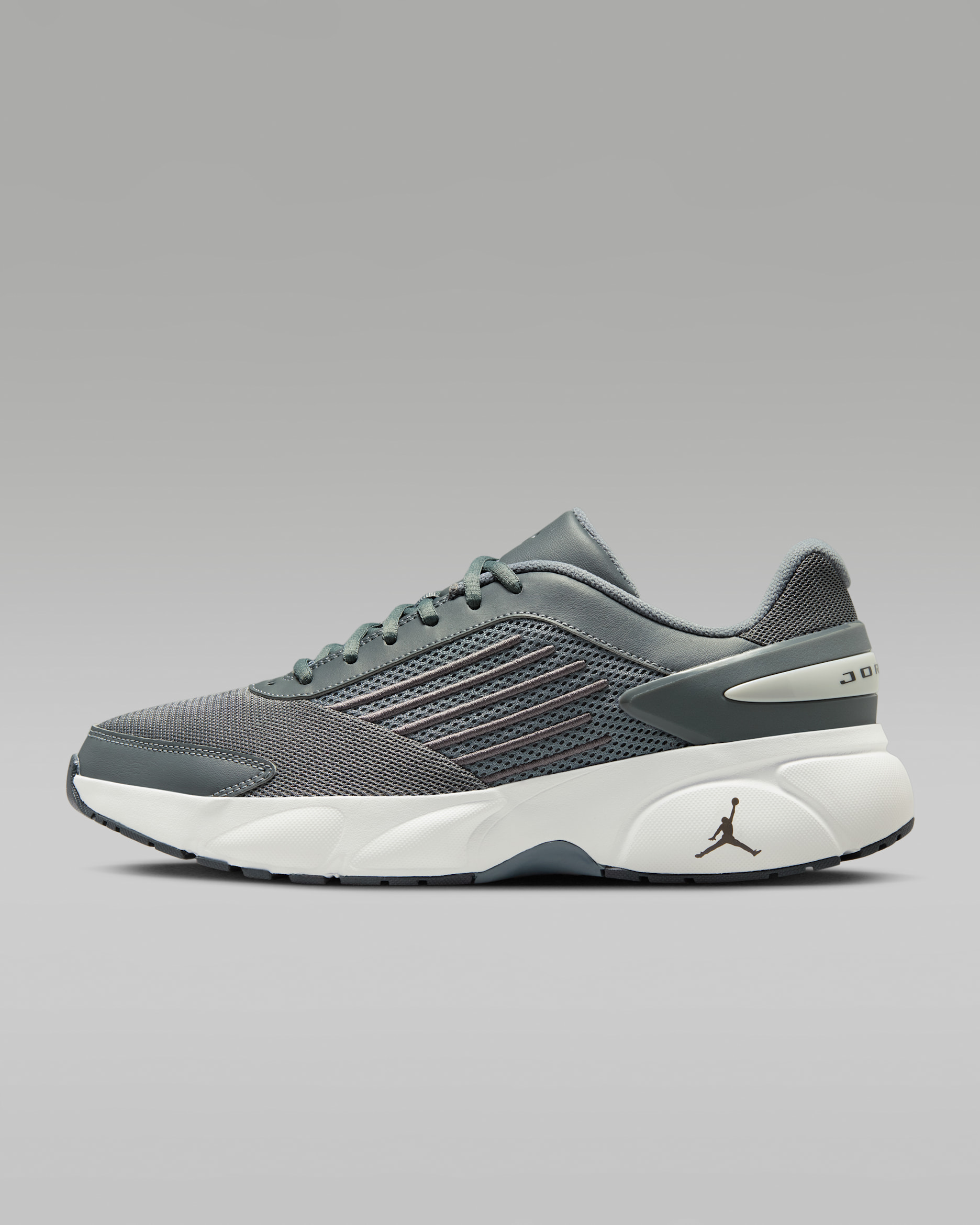Tenis para hombre Jordan Trunner Flow - Gris humo/Gris humo oscuro/Gris hierro/Polvo fotón