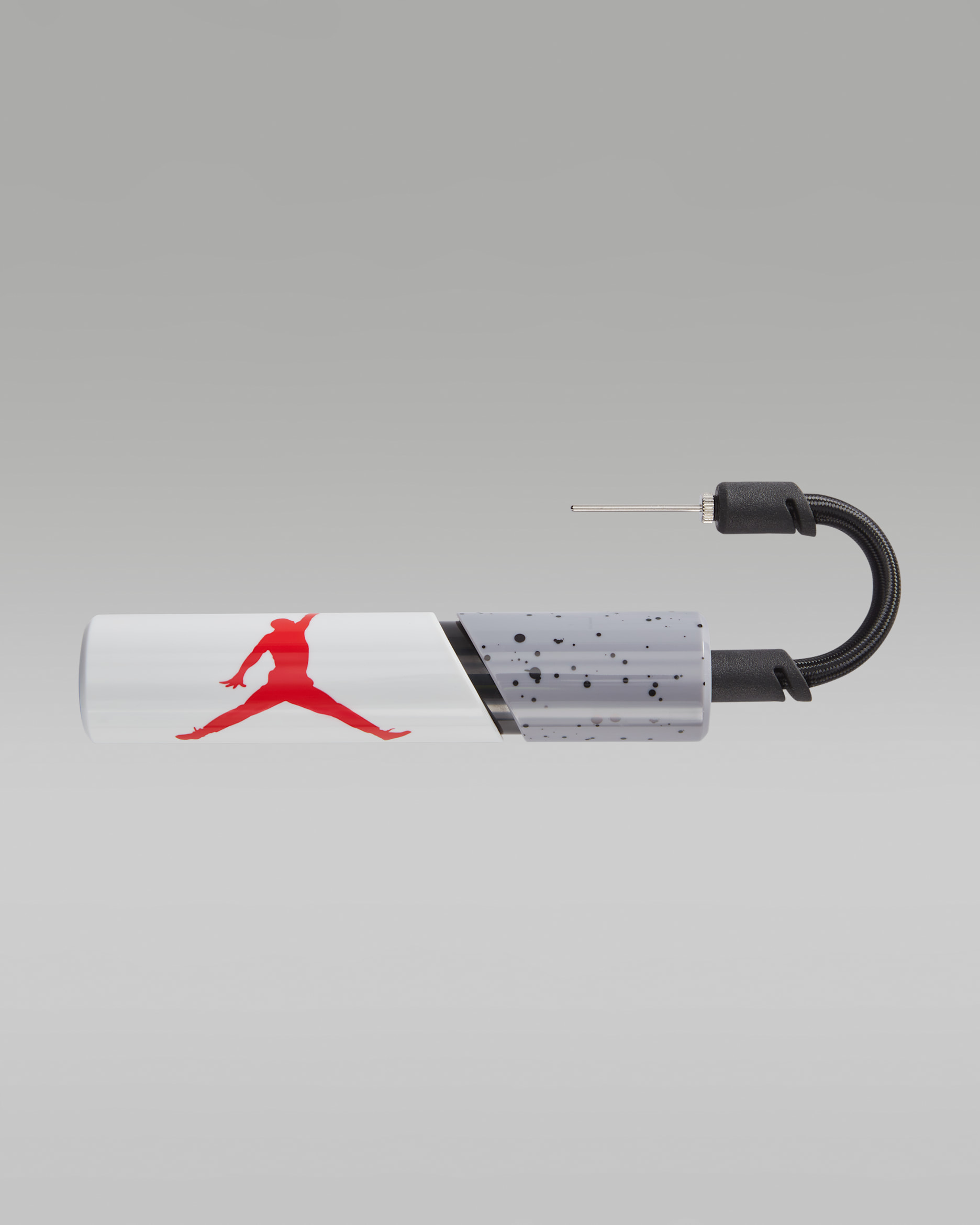 Jordan Essential Ballpumpe - Weiß/Cement Grey/Fire Red