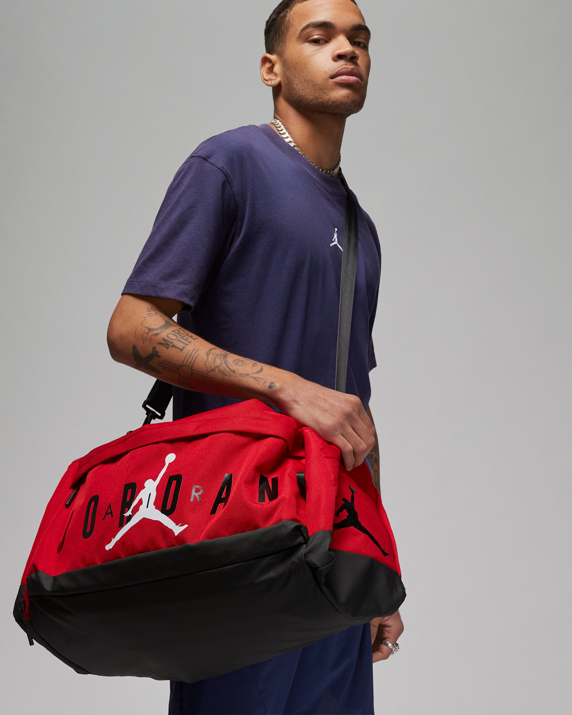 Maleta de entrenamiento (mediana, 55 L) Air Jordan Velocity - Rojo gimnasio