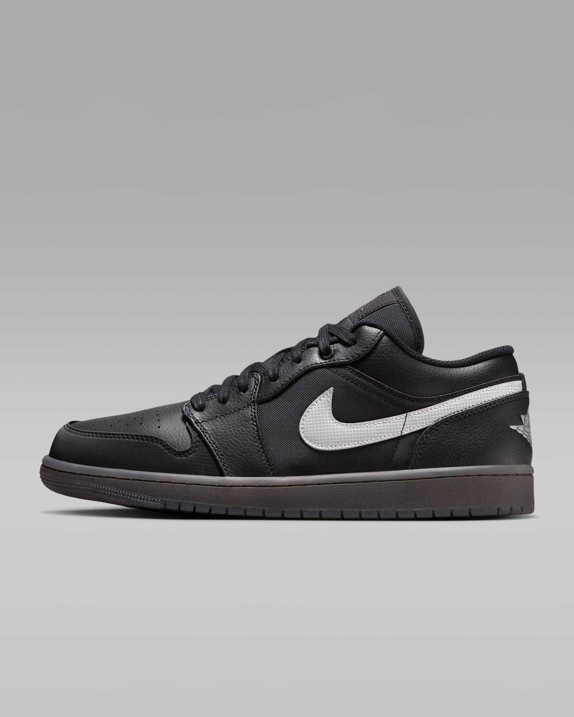 Air Jordan 1 Low SE Men's Shoes - Black/Black/Metallic Silver