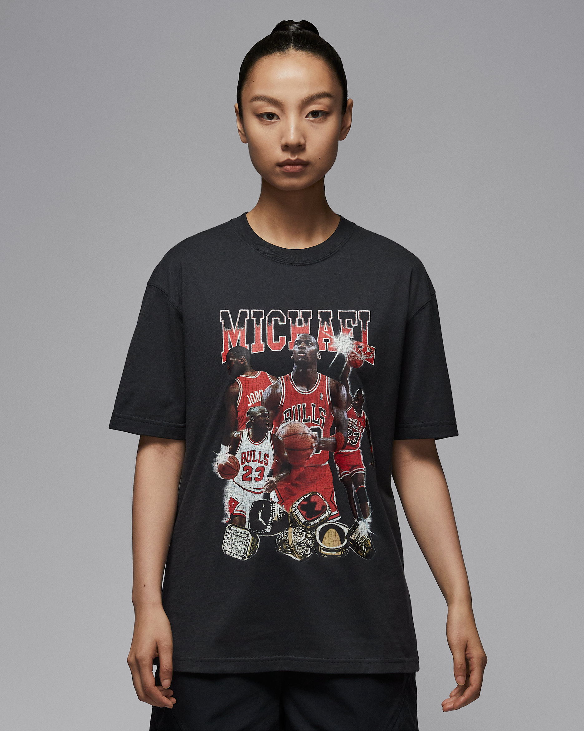 ジョーダン ウィメンズ オーバーサイズド ショートスリーブ グラフィック Tシャツ - オフノワール