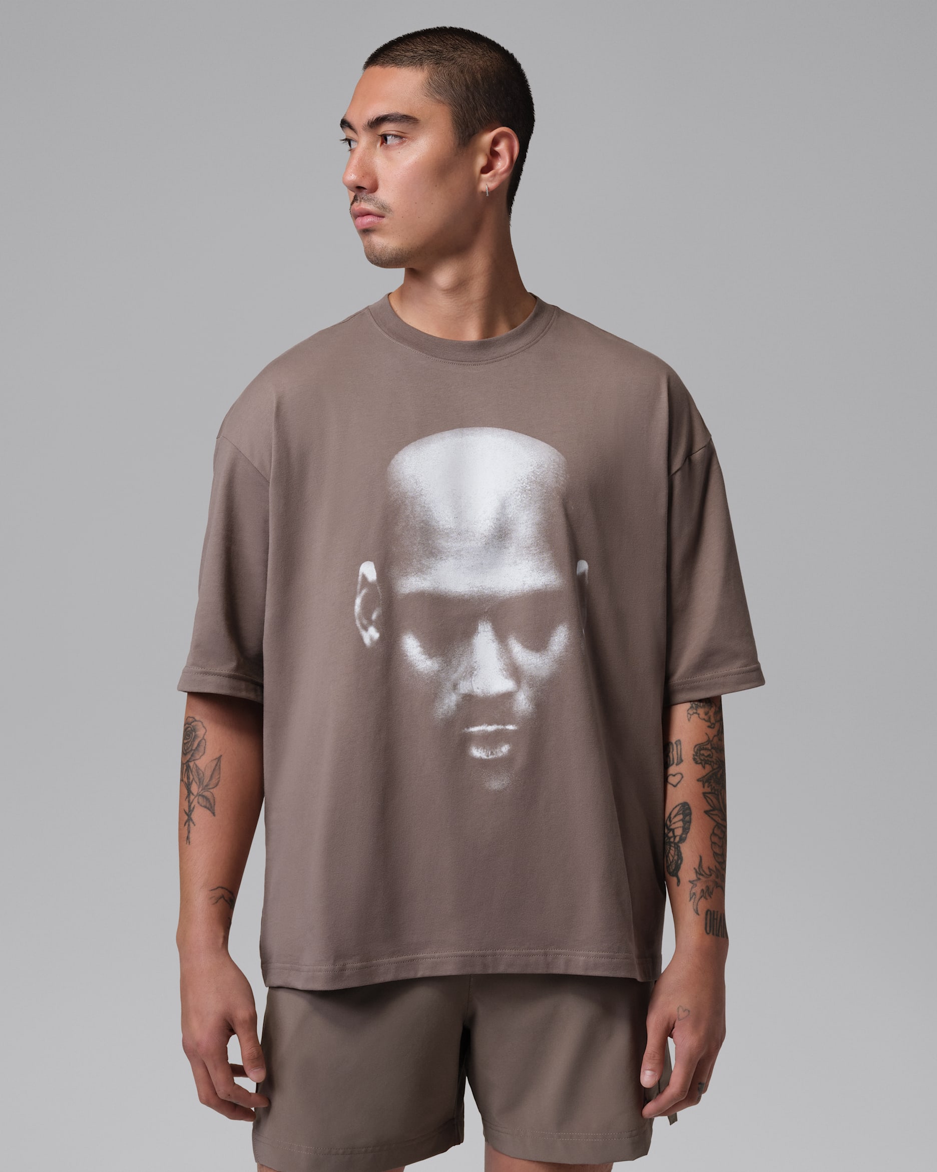 Jordan Dri-FIT Sport T-skjorte med trykk til herre - Olive Grey/Hvit