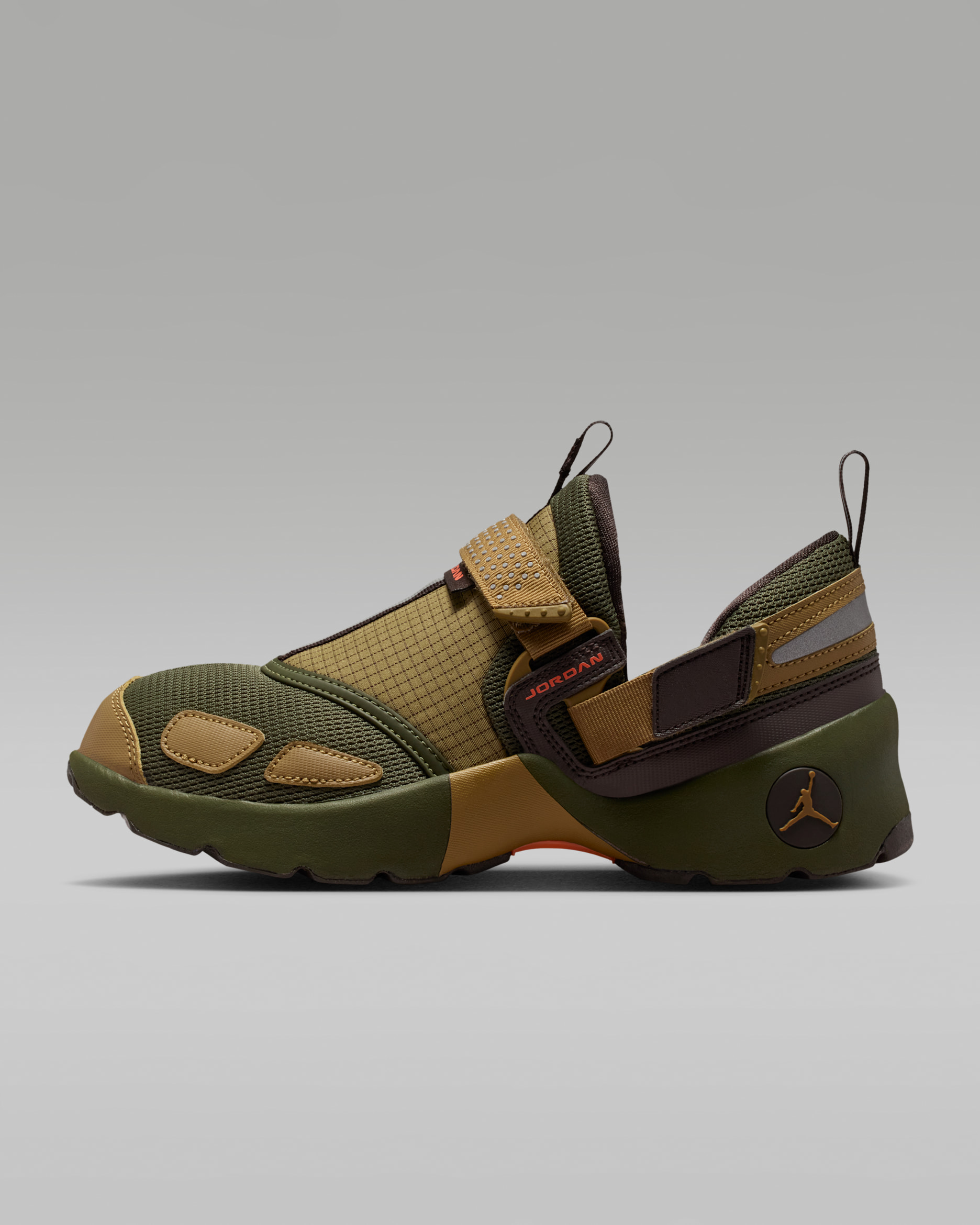 Tenis para mujer Jordan Trunner LX - Alga marina marrón/Caqui militar/Marrón terciopelo/Mango salvaje