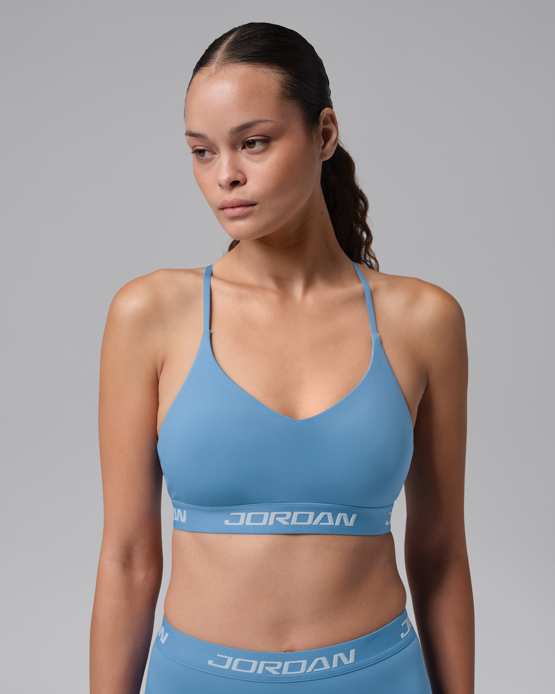 Dámská nastavitelná sportovní podprsenka Jordan Sport Essentials s vycpávkami - Blue Beyond/Blue Beyond/Bílá/Bílá