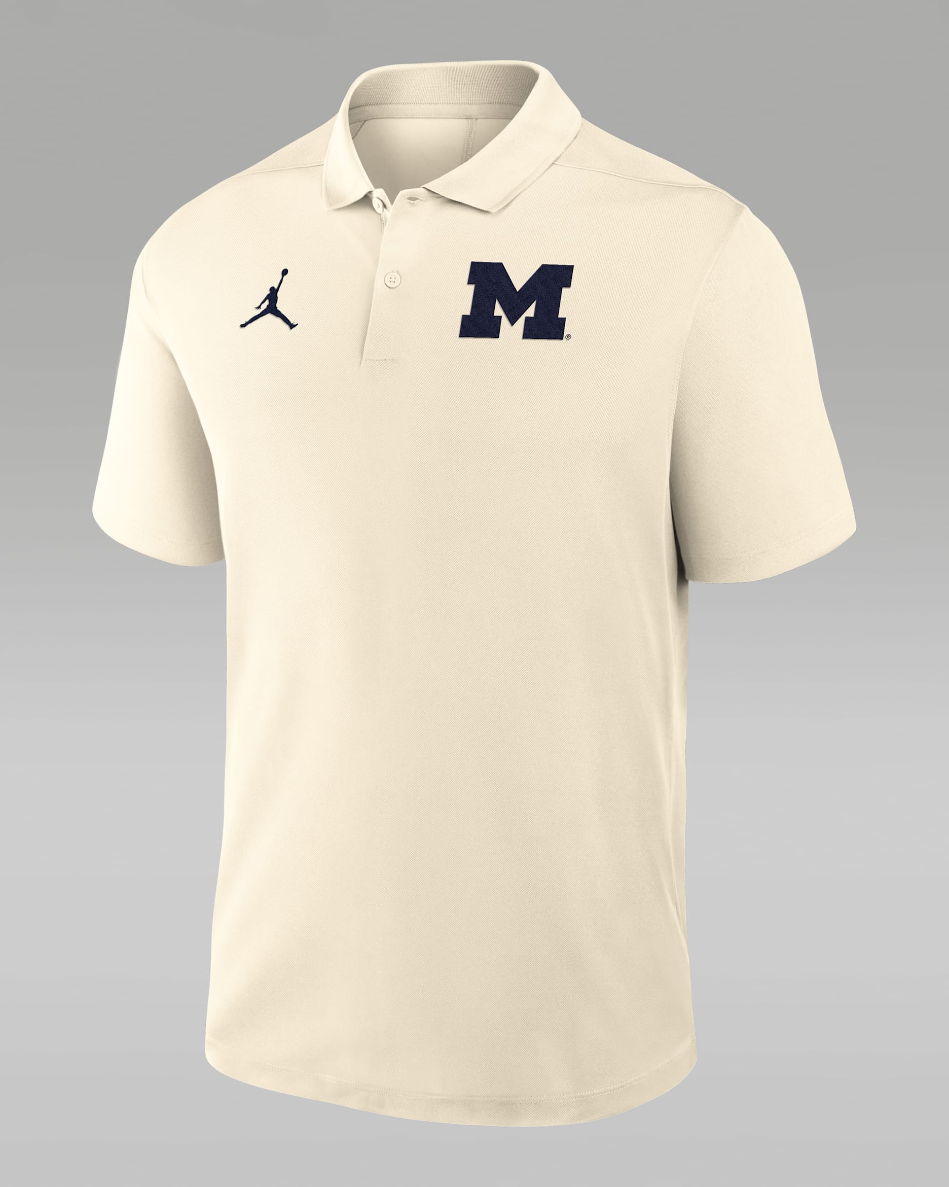 Polo universitaria Jordan Brand Dri-FIT para hombre Michigan Victory Primary Logo - Tostado/Beige